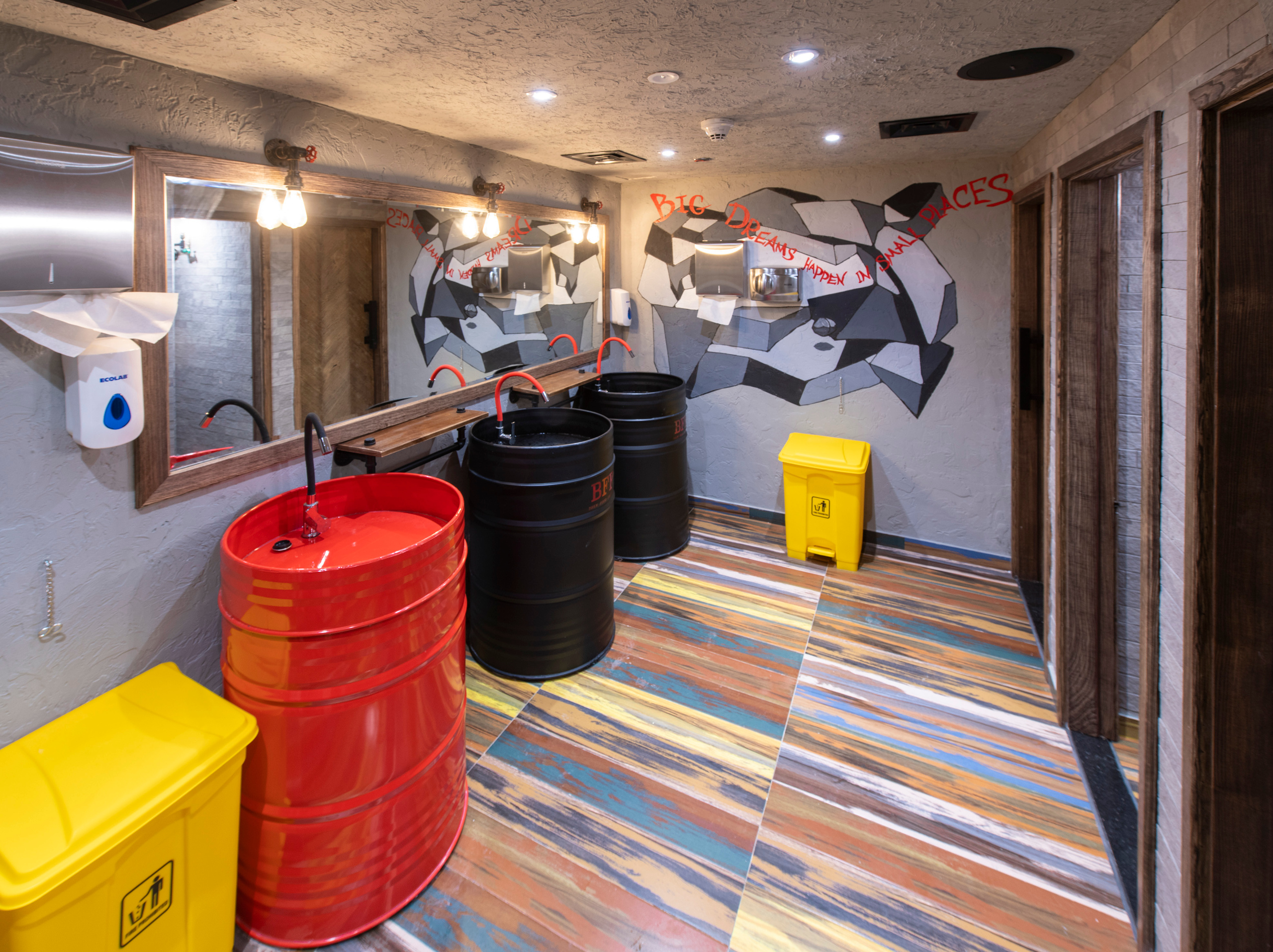 BFF Gastro bar and lounge. Dubai. UAE. 2019. Artistic design: Kathrin Kovshova. Artist  team:  Kathrin  Kovshova, Katya Kudrya, Peter Zakharchenko. 