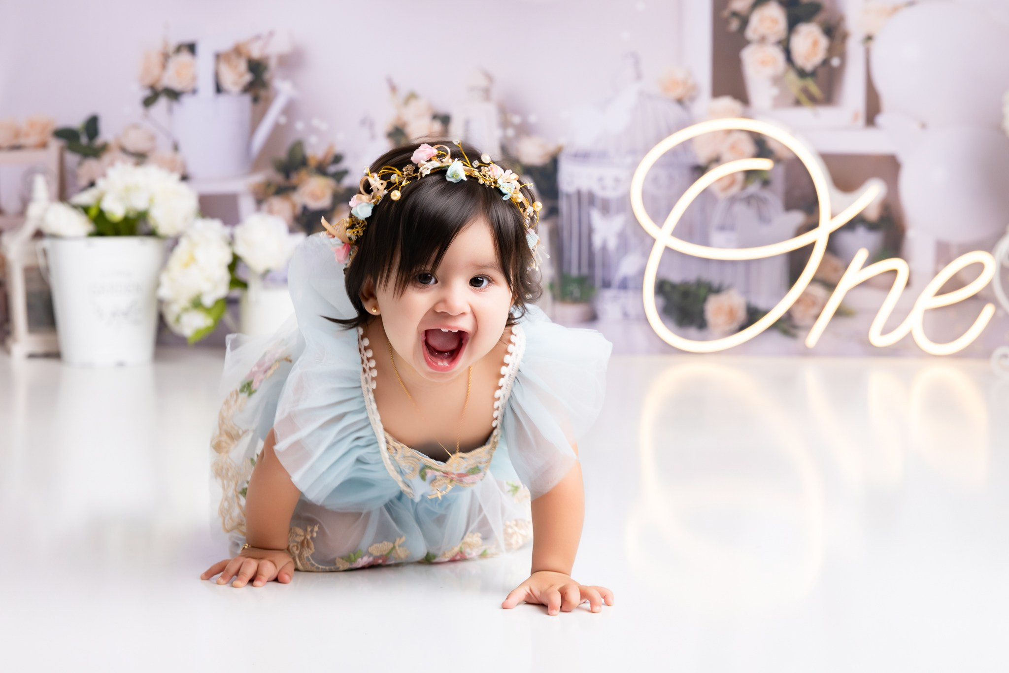 Professional family, maternity & newborn photographer in North Charleston, SC, creating timeless portraits