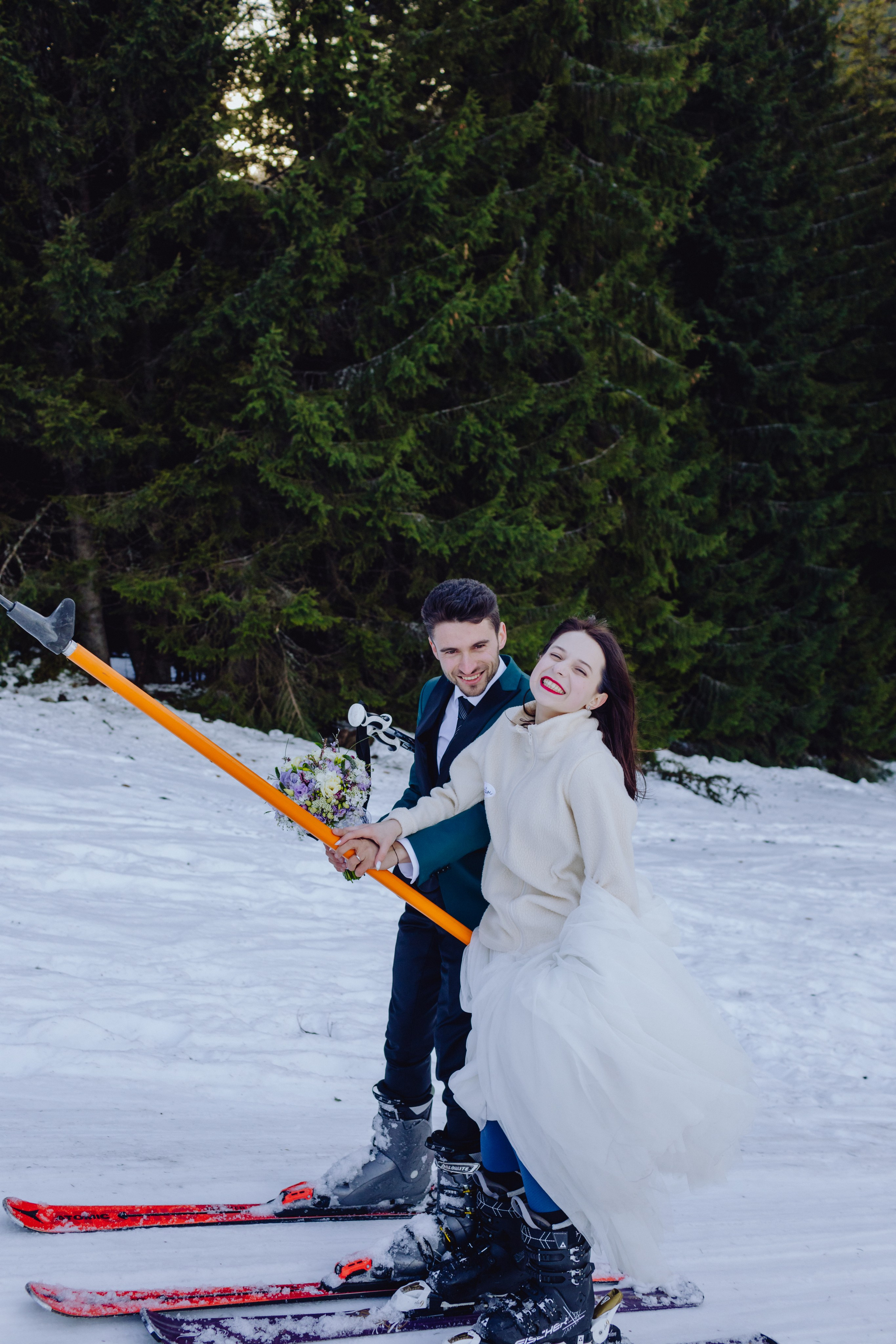 Andrei & Roxana. Wedding & couple photographer from Romania Rut Vetan