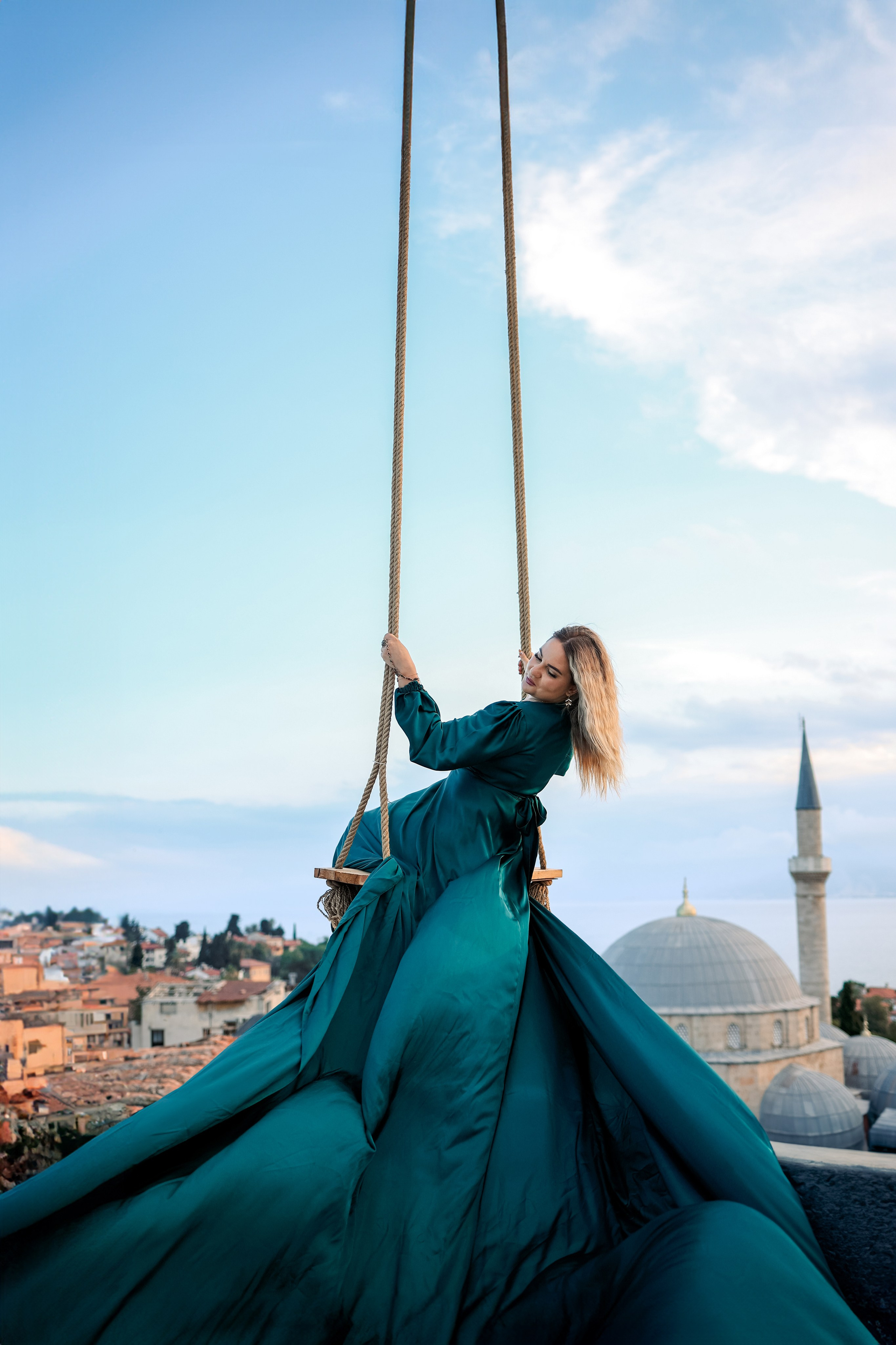 Flying dresses for rent. Photographer in Turkey, Antalya, Kemer, Belek, Side, Kas, Fethiye