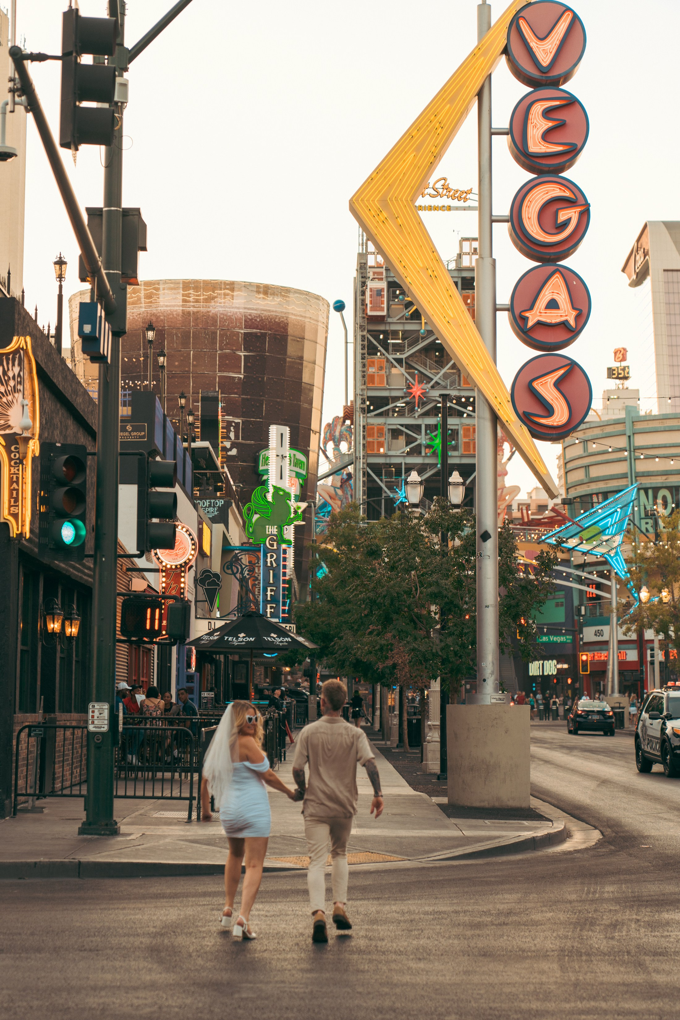 Nia& Joe. Wedding & elopement photographer Viktoriya Kravtsov. Las Vegas