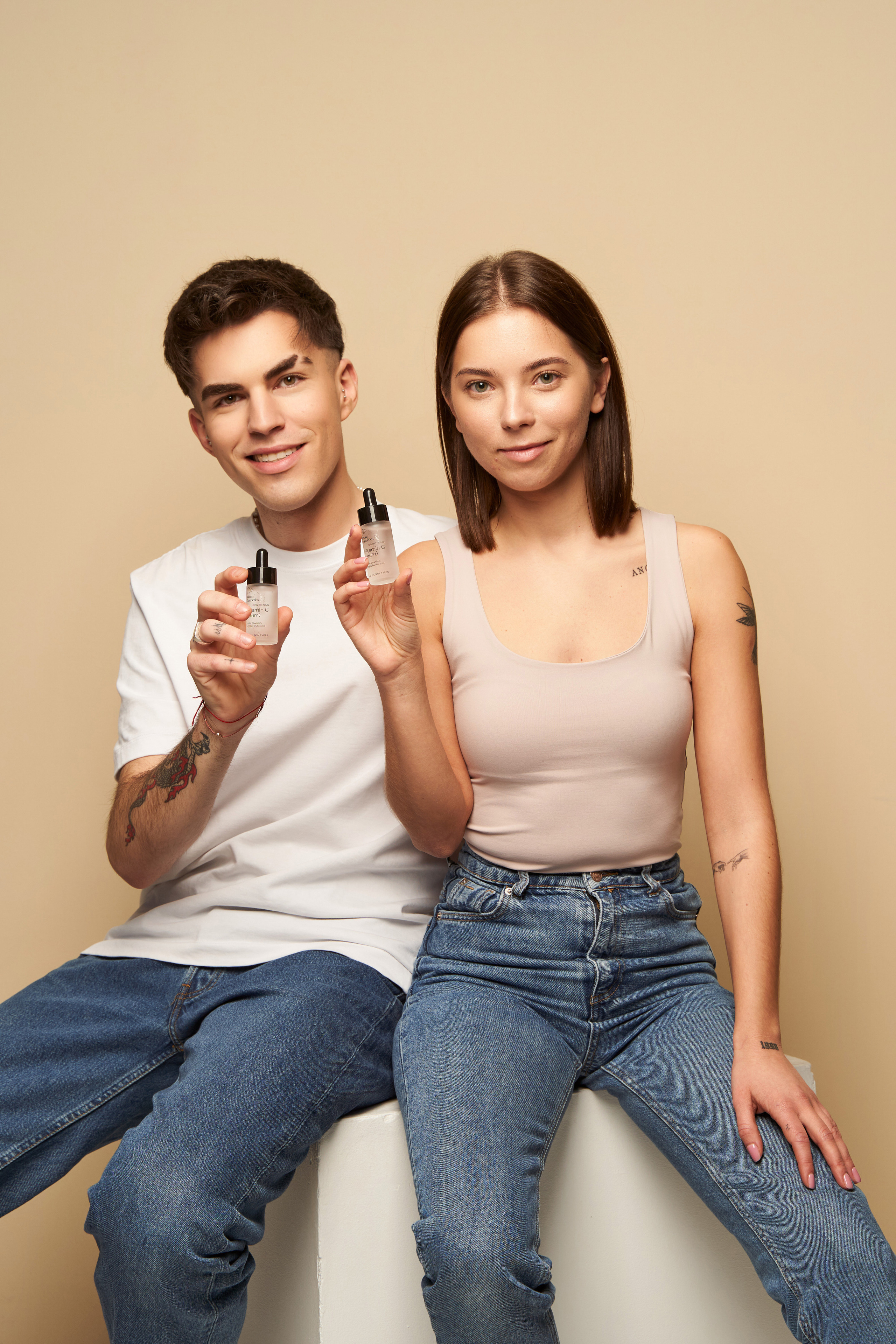 Moon Cosmetics kosmetikos fotosesija studijoje. Fotografas Jevgenijus Misevič — misevicphoto.com