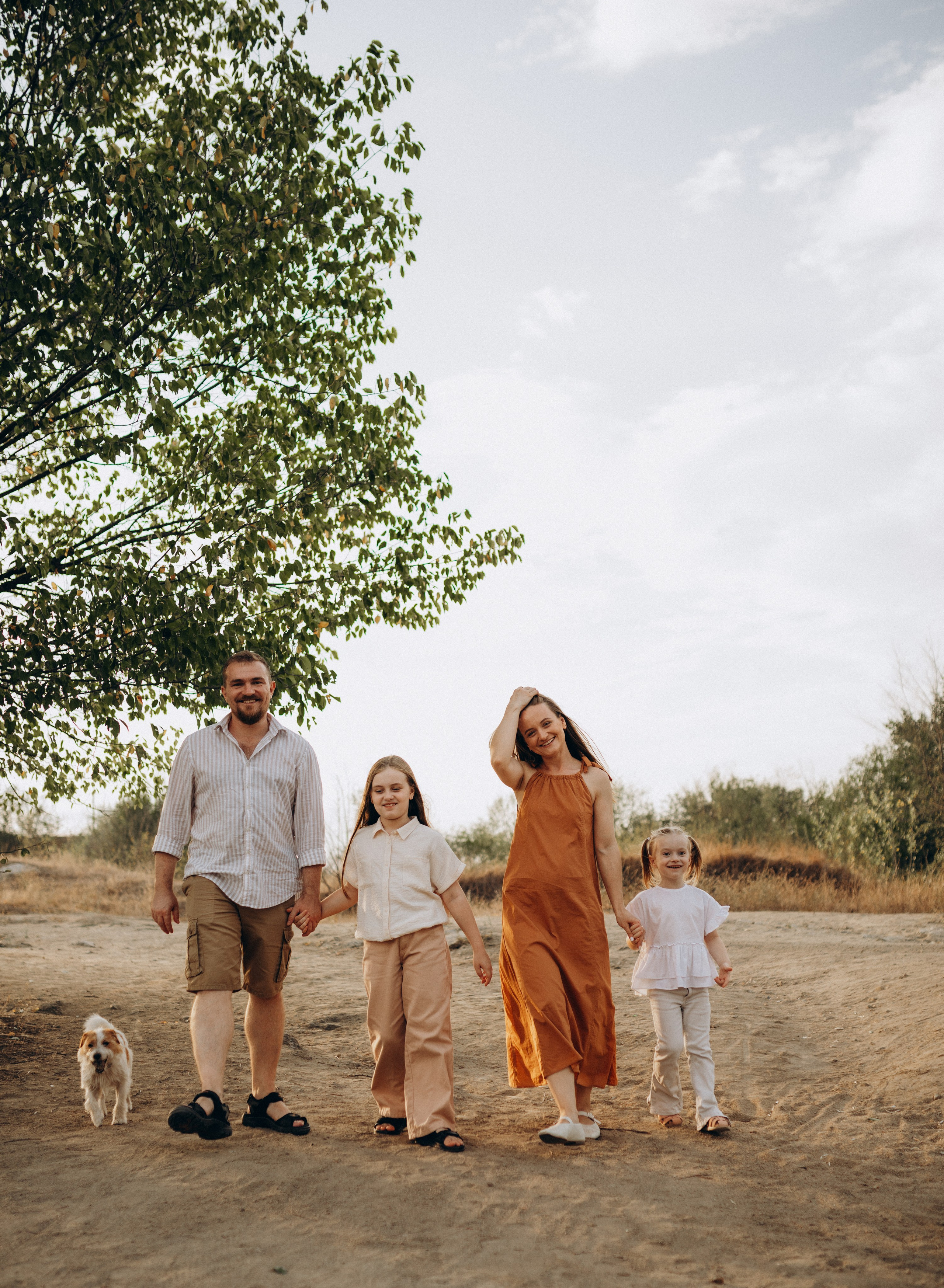 Ніколь Полінка Зіна Олександр. Сімейний фотограф Світлана Садовнікова