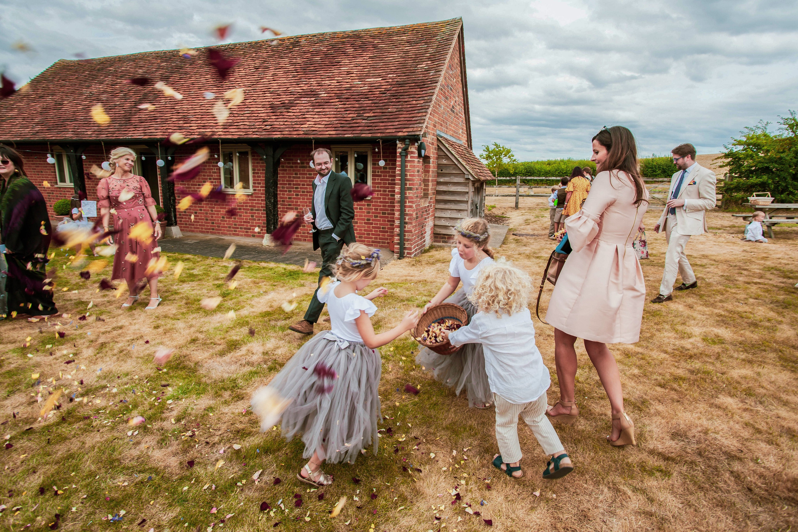 Weddings. Photographer Anya Goldenberg. Works in Reading and surrounding areas