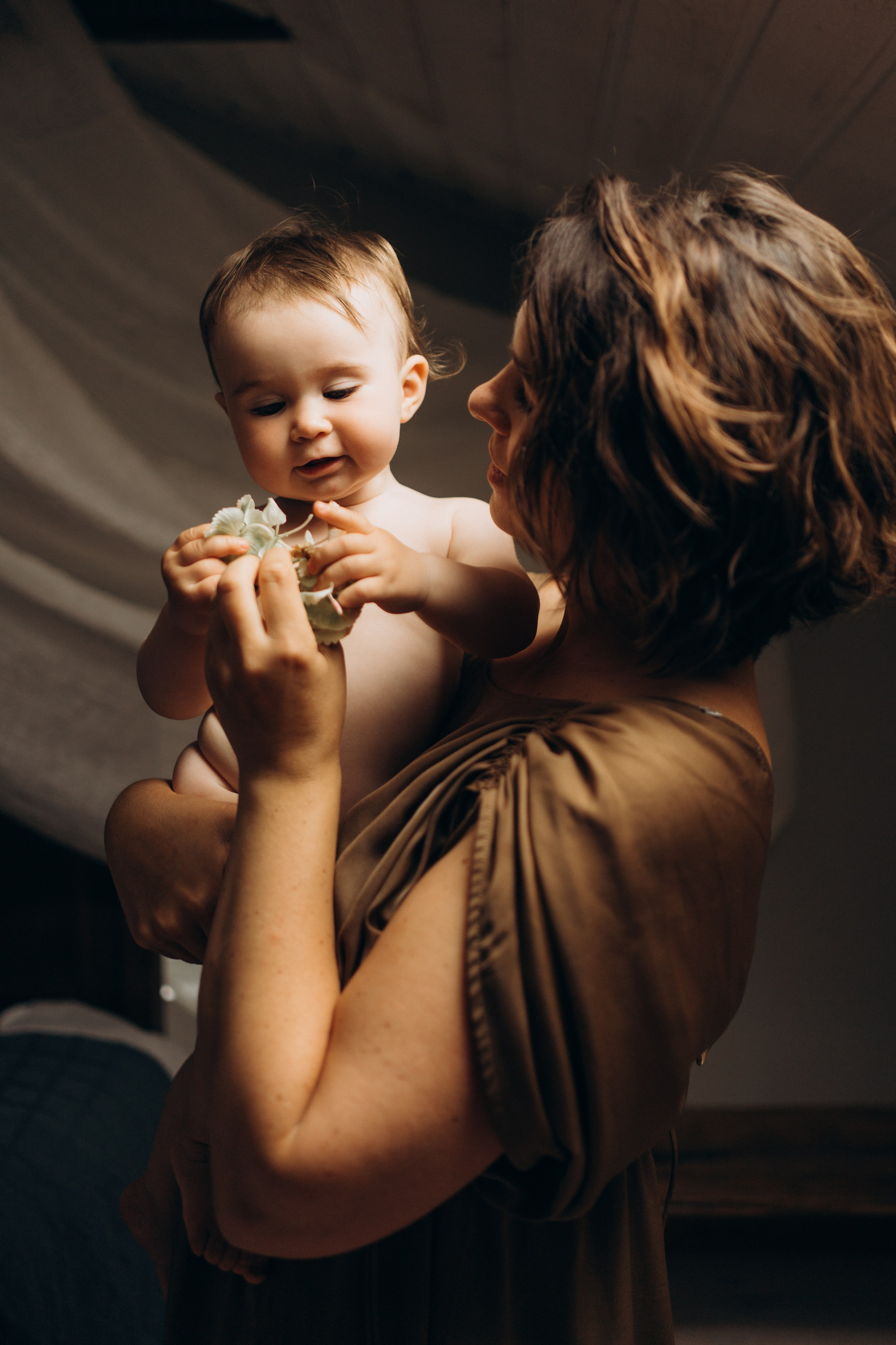 Julia & Grace. Family photographer in Helsinki, Victoria Guadagno