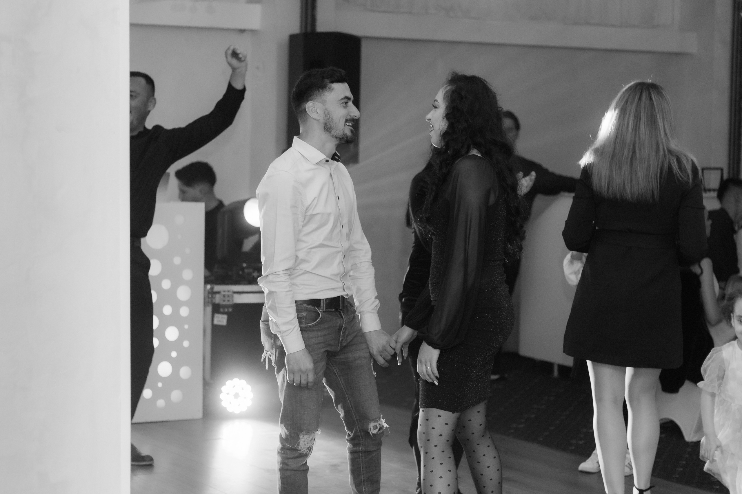 Iris. Fotograf si videograf — evenimente si studio