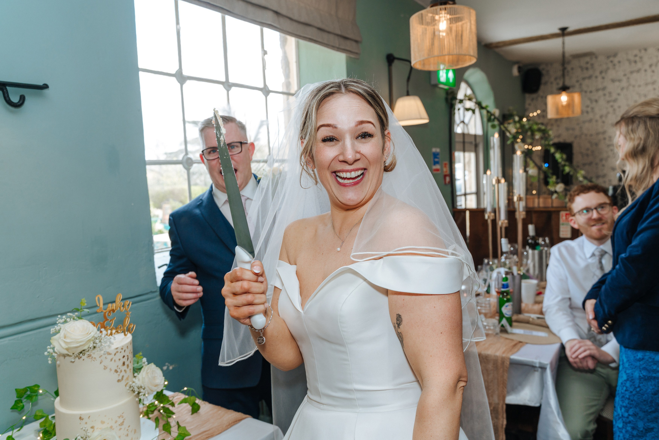 Luke and Nicola’s wedding at Danson House. Photographer in England Ekaterina Romanova