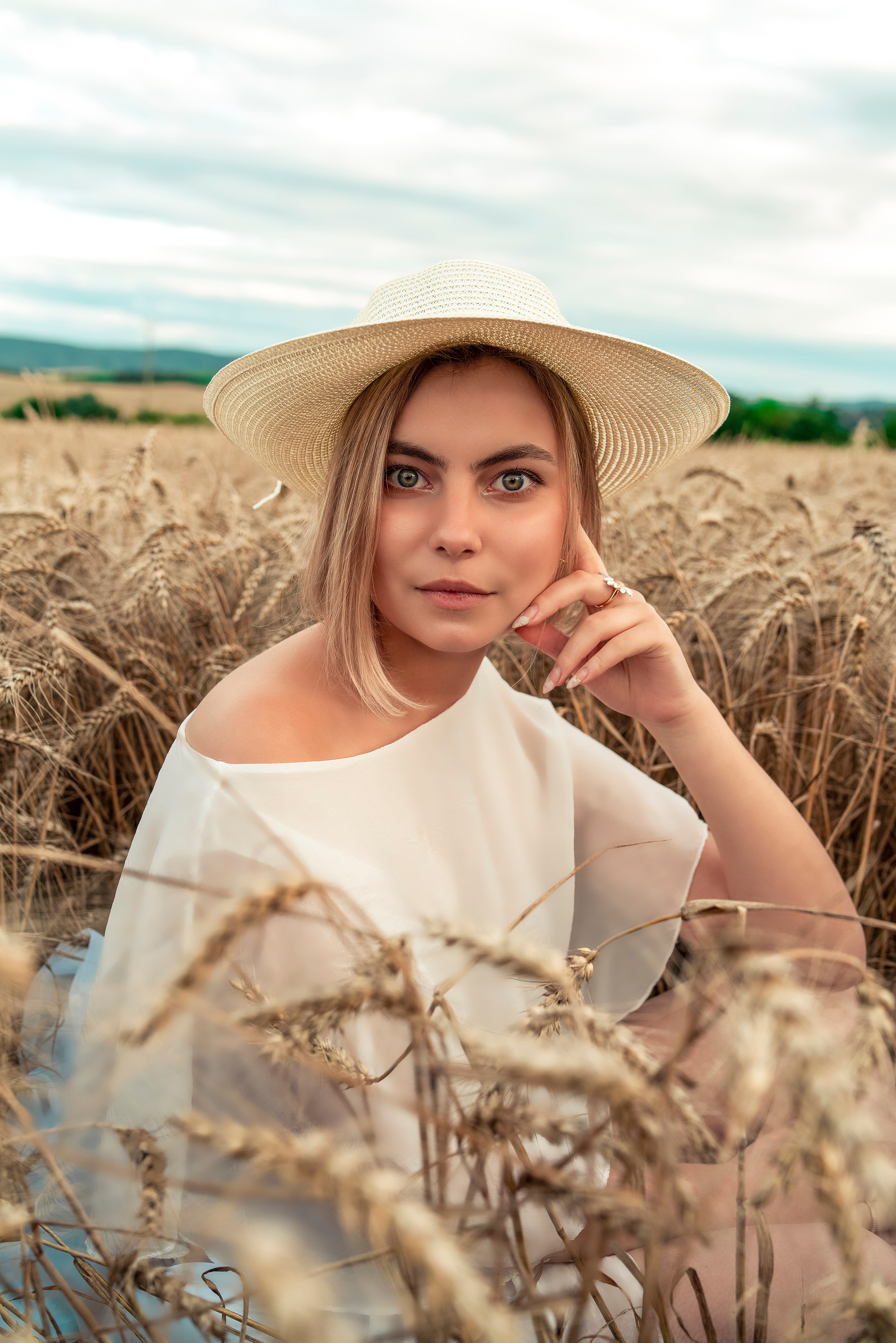 FEMALE ALBUM. Vasyl Grygorchuk: Photography & Graphic Design