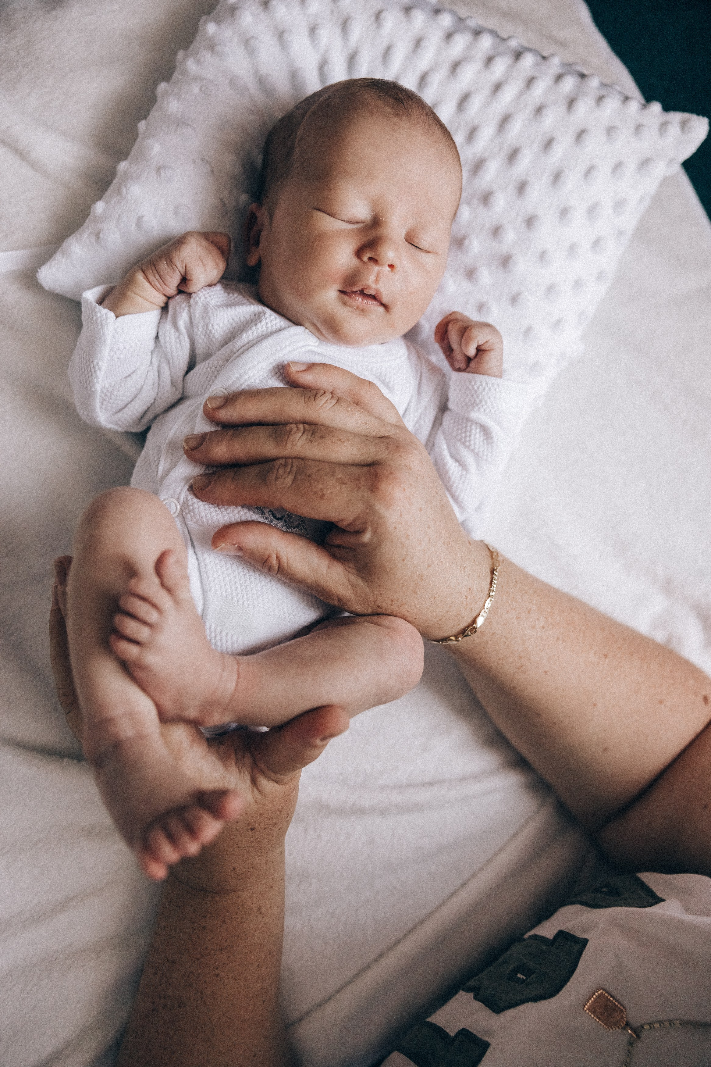 Welcome to the world. Lifestyle and Family Photographer in Pisek Oxana Telupilova