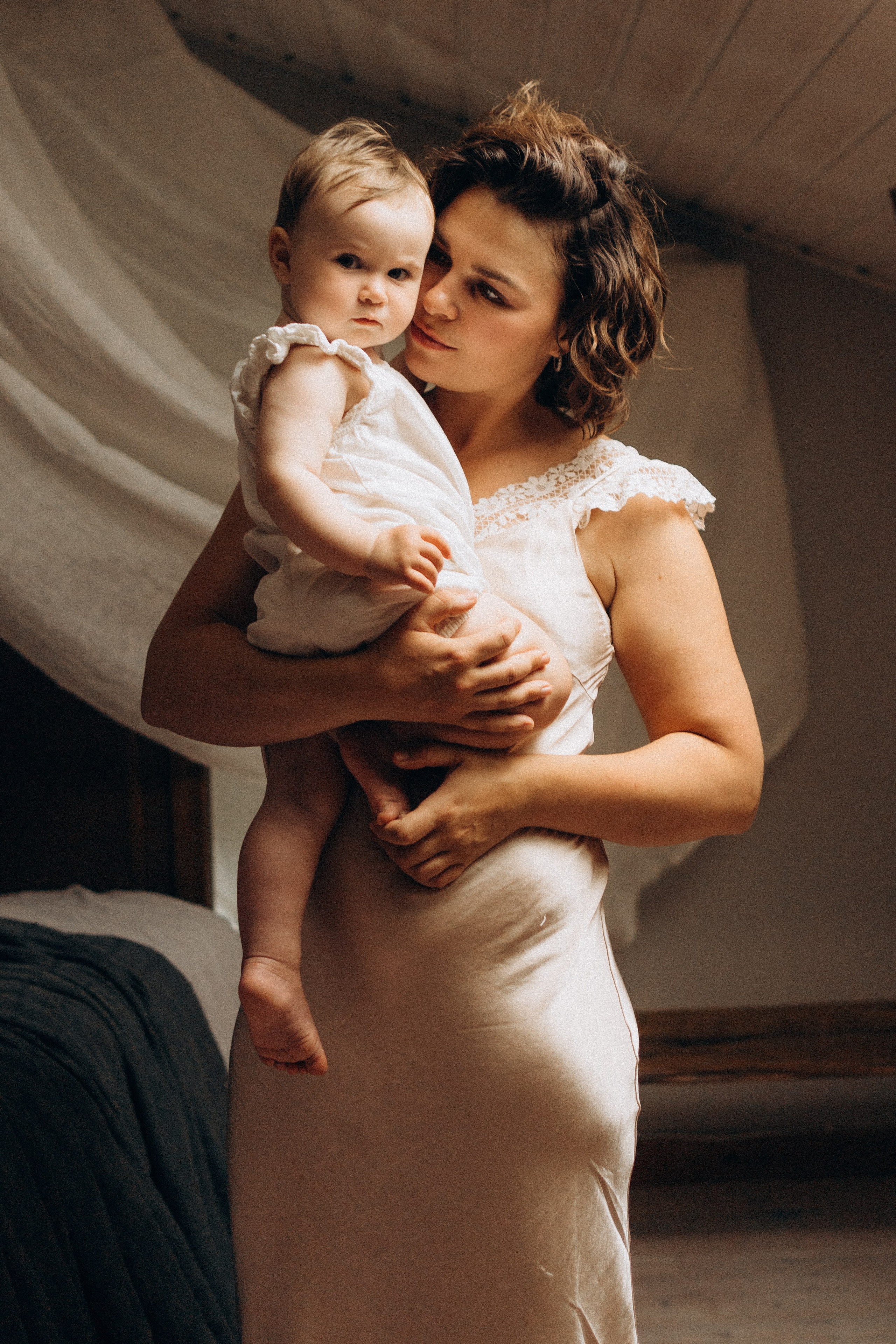 Julia & Grace. Family photographer in Helsinki, Victoria Guadagno