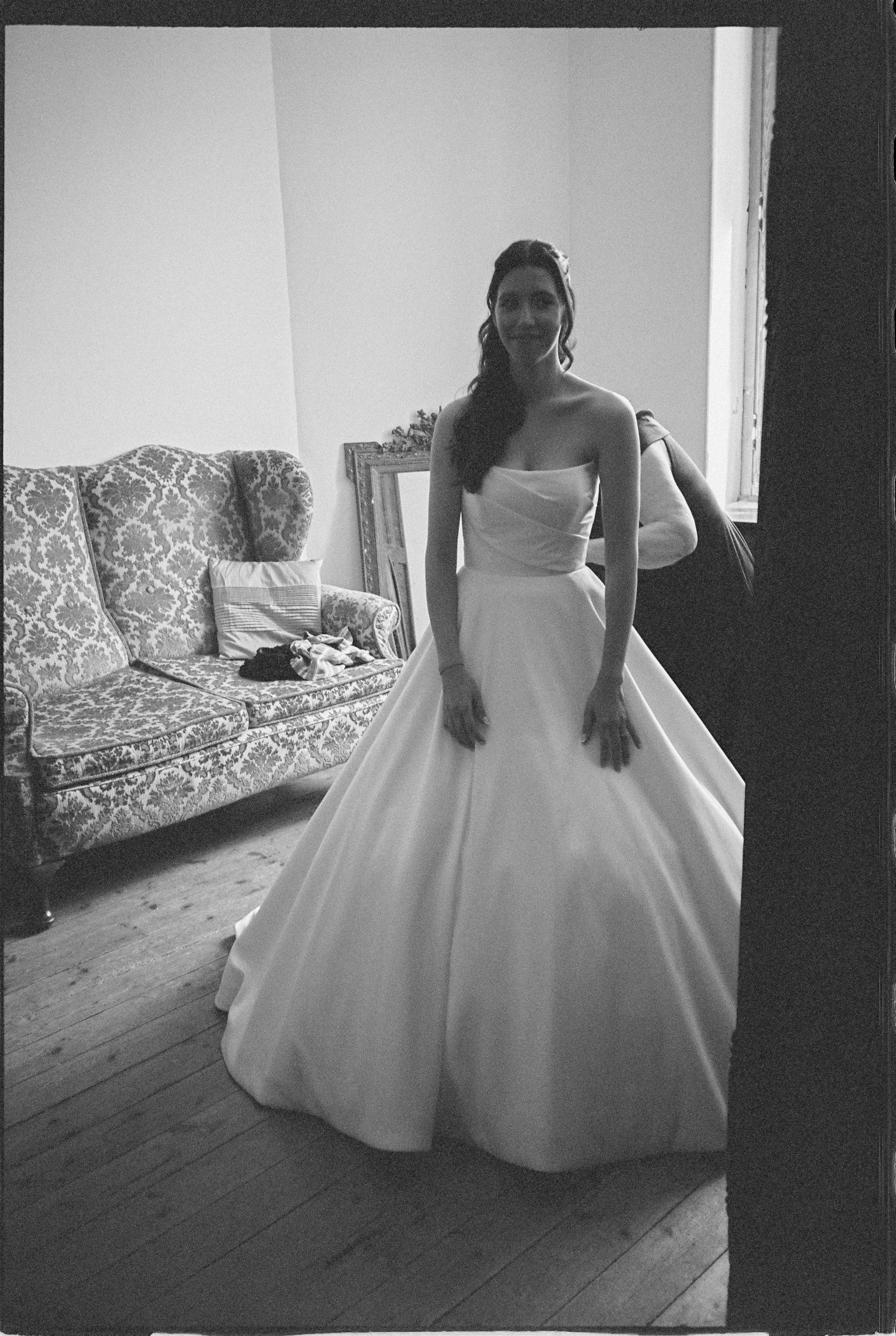 Wedding in a French Château | Destination Wedding Photography. Wedding photographer in Italy