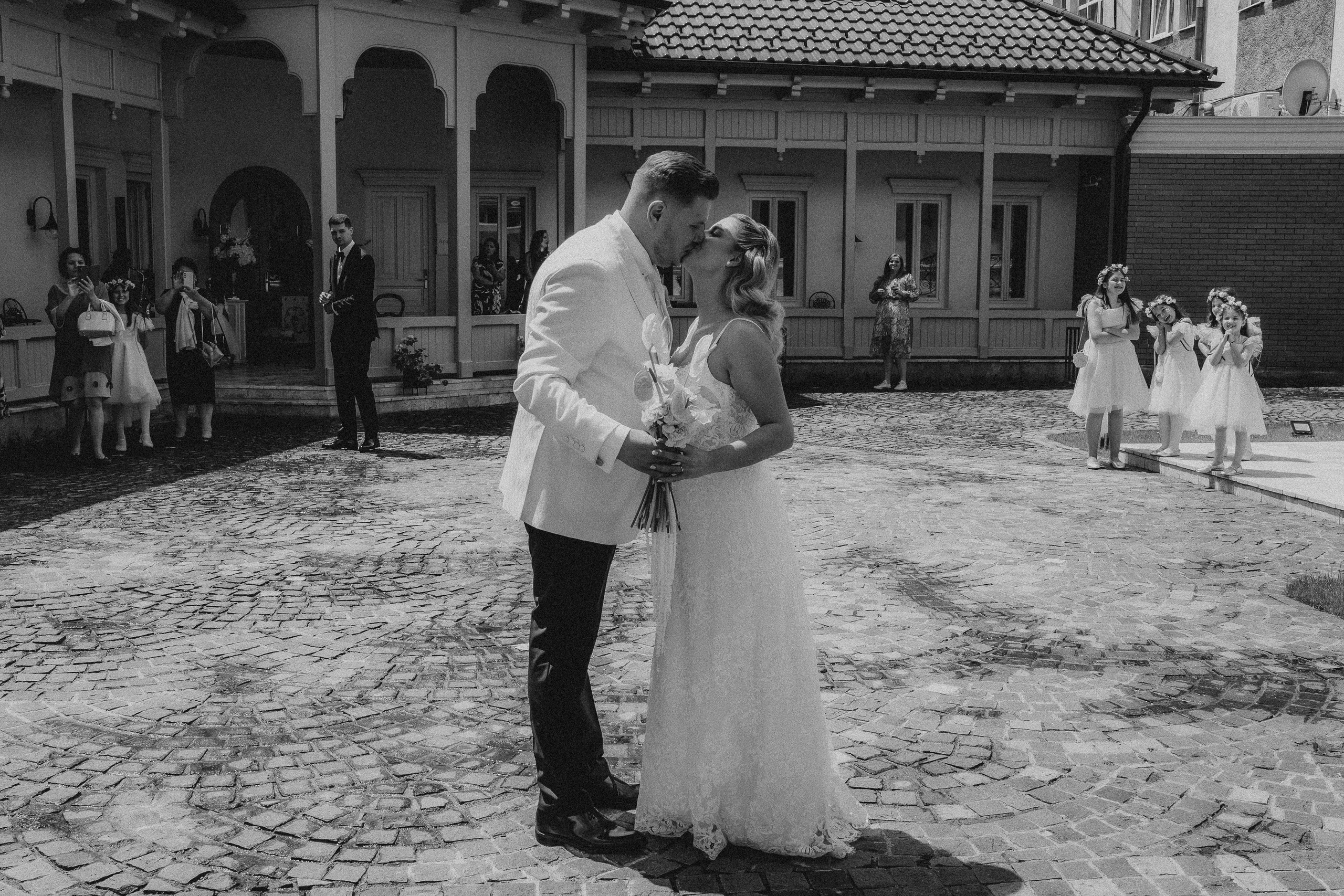 Alexandra & Tudor. Dragosbaciuartphotographer