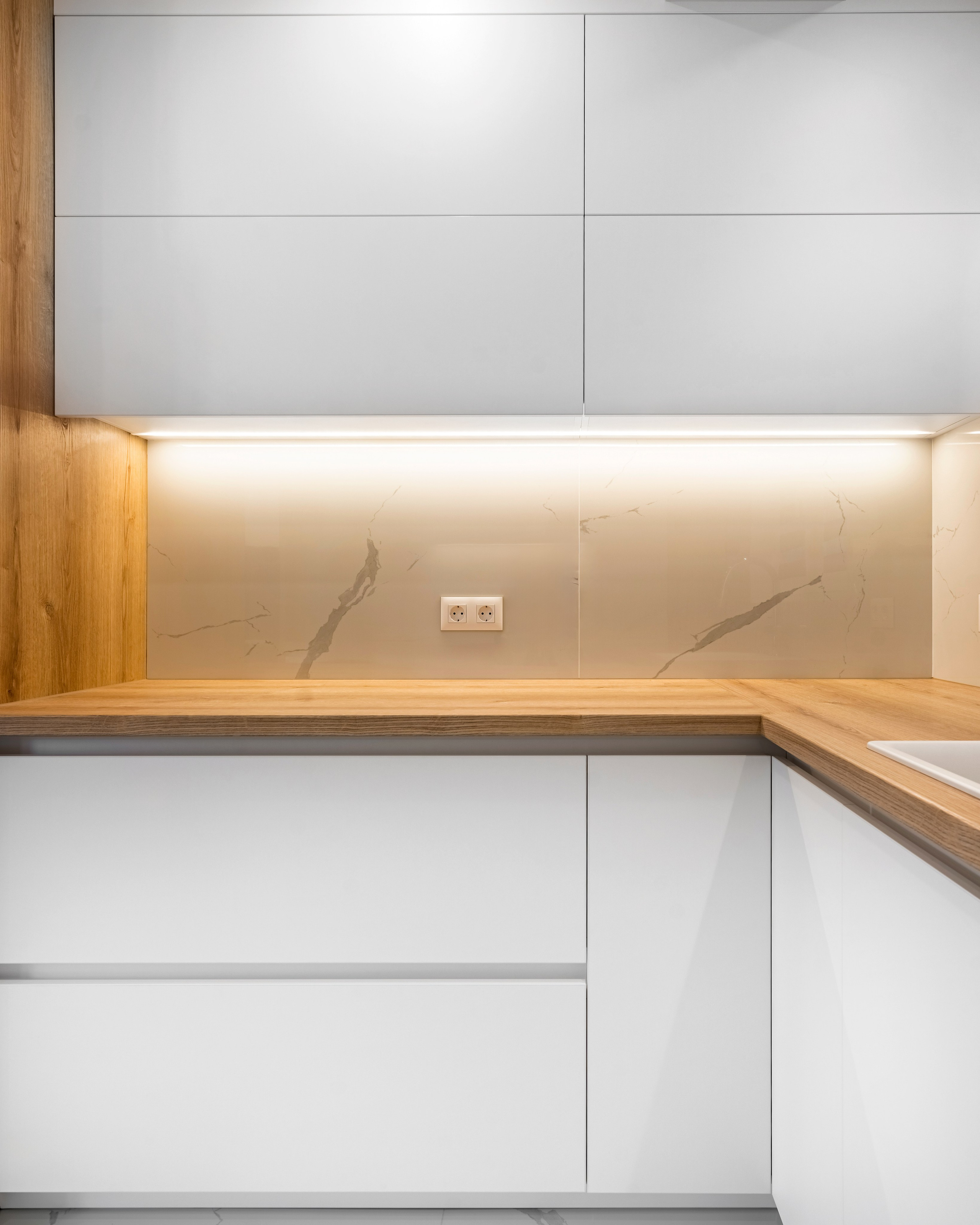 Мебели Русев-цялостно обзавеждане на три етажен семеен дом. Професионален фотограф в Пловдив и областта