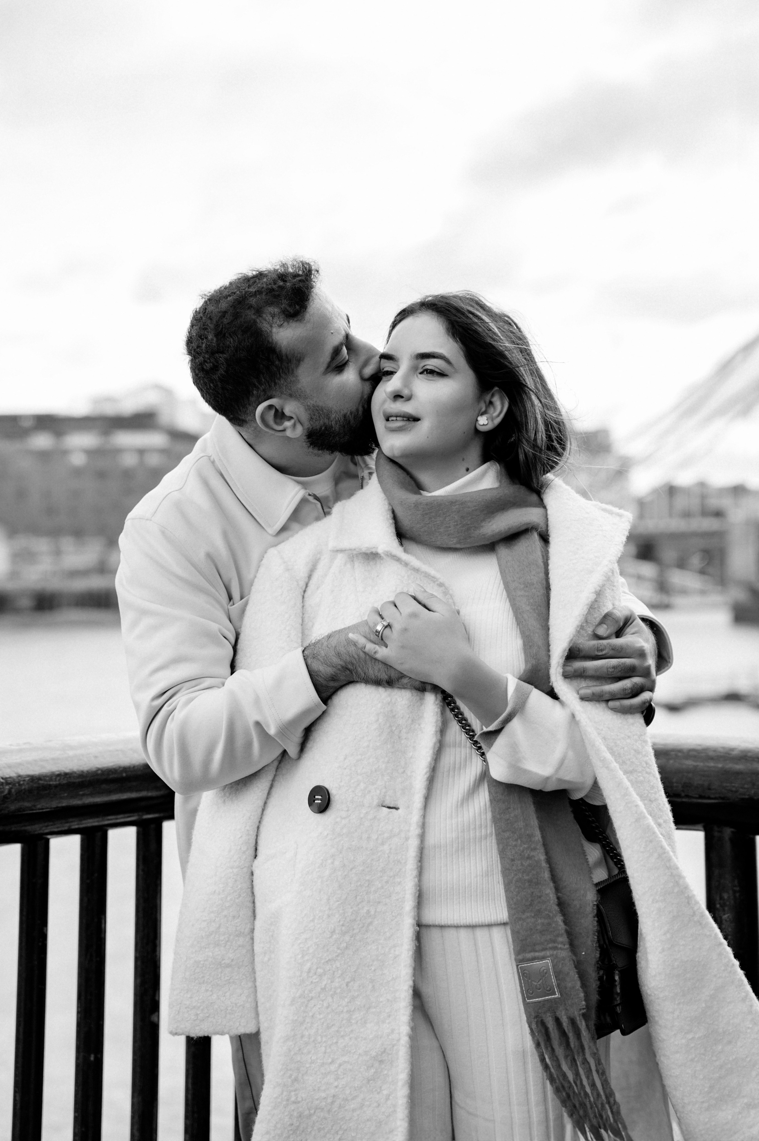 Tower Bridge Mahmood&Yalo. FAMILY AND WEDDING PHOTOGRAPHER IN LONDON MARINA RIVA