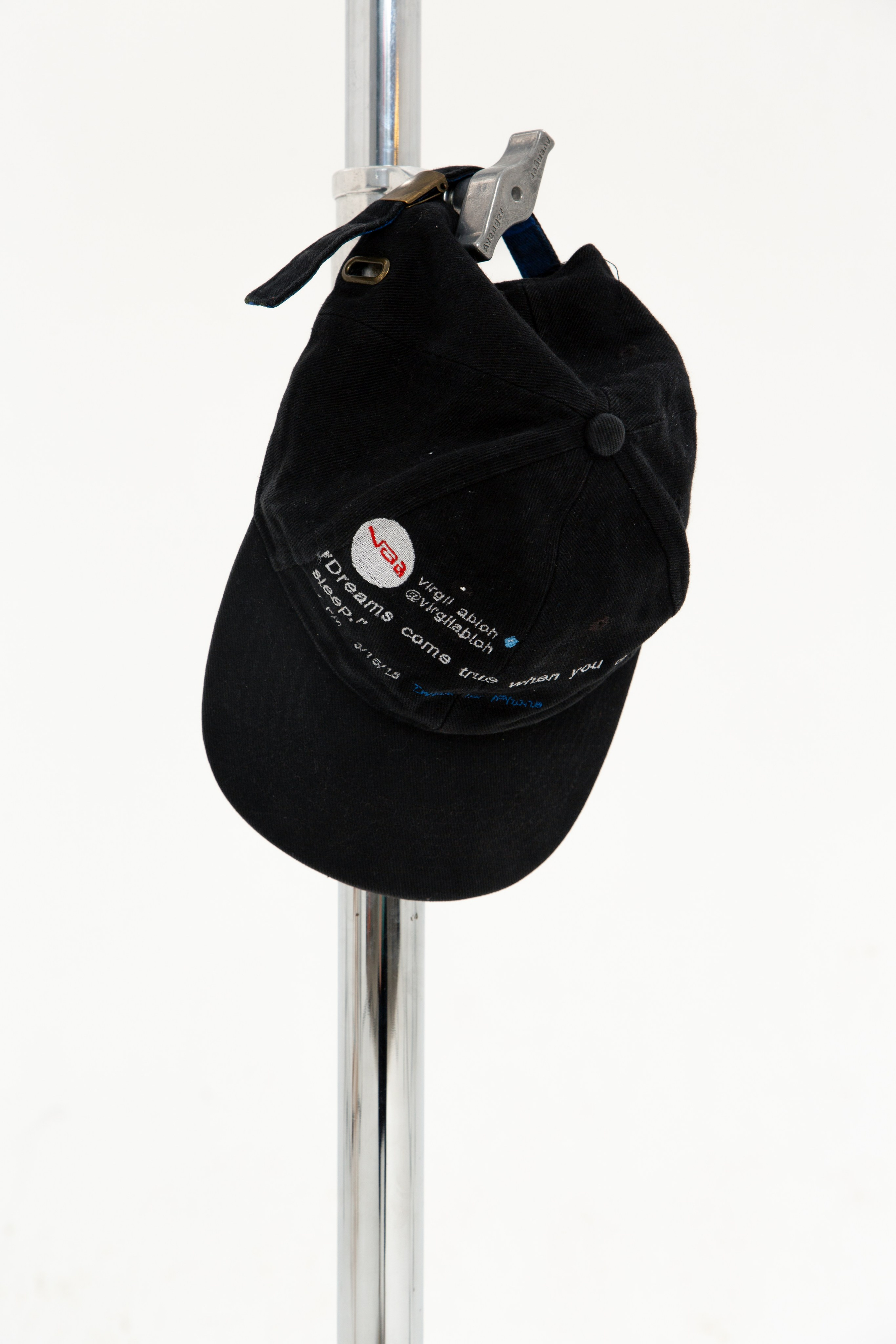 Davran. Thrift shop. Photographer Vladmir Gladkov