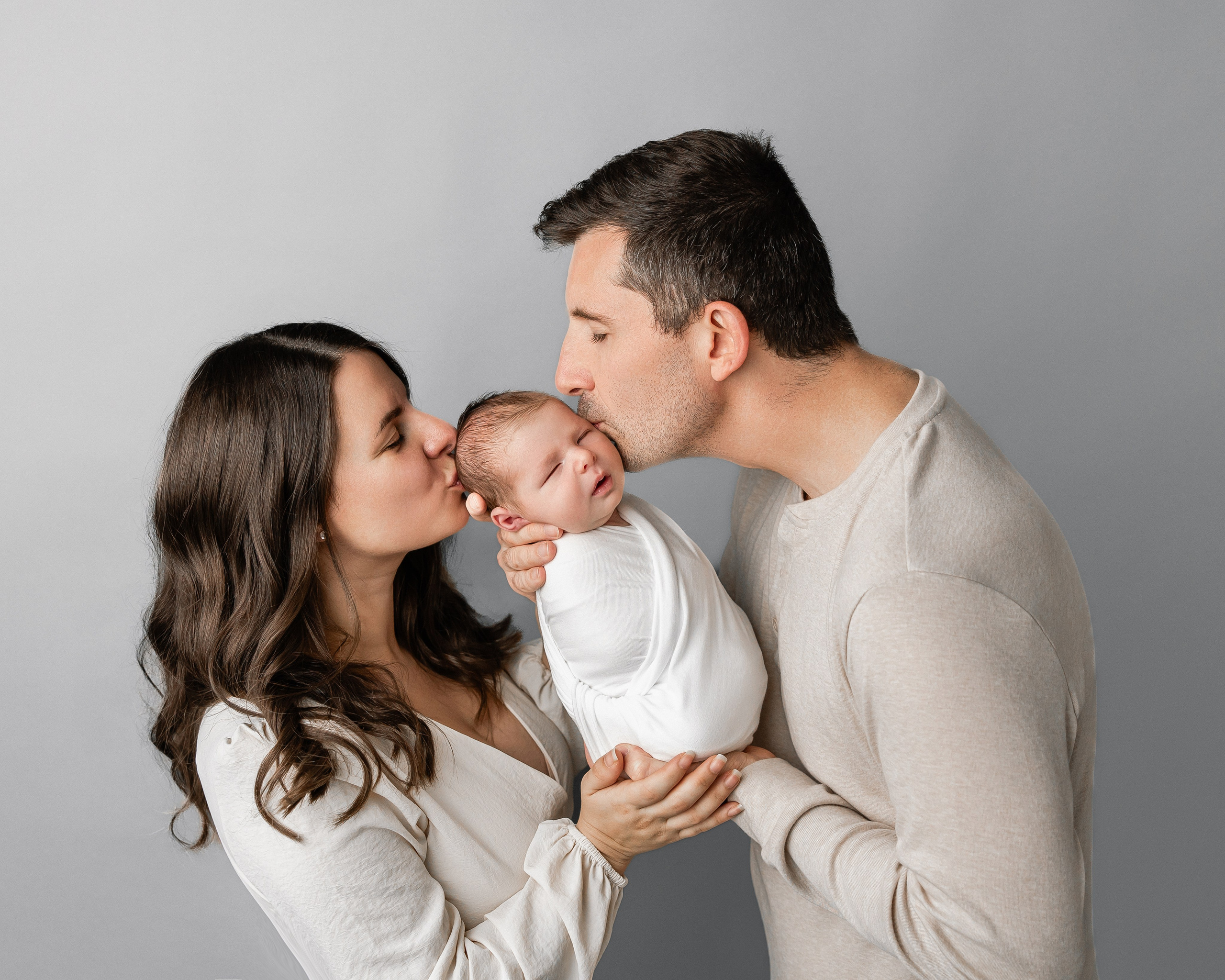 5–20 Days Newborn Photography in Toronto. Iana Banana | Toronto Maternity, Newborn & Family Photographer