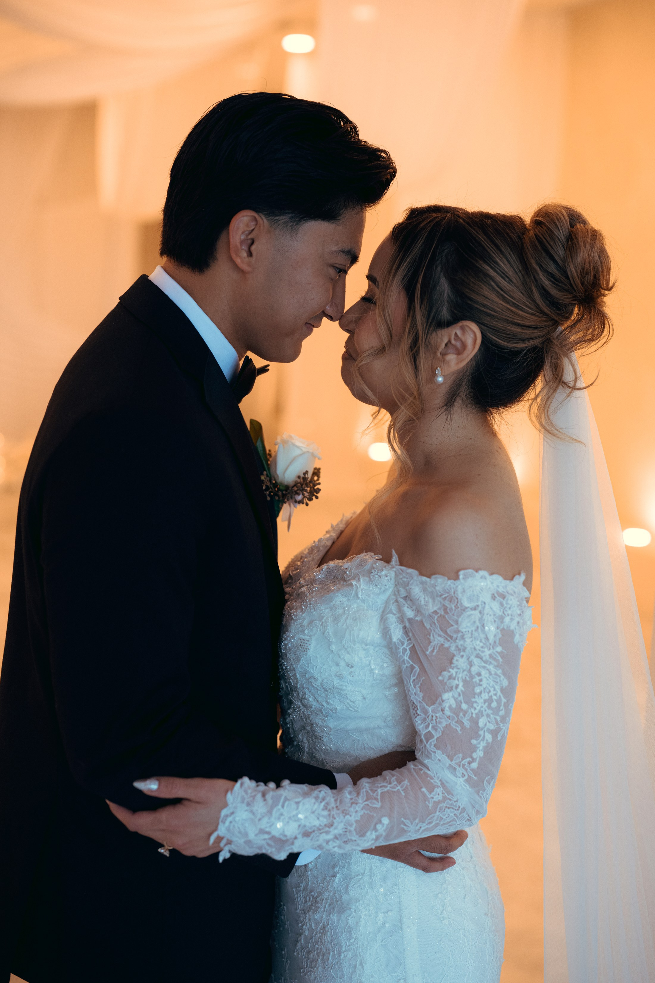 A&R. Wedding & elopement photographer Viktoriya Kravtsov. Las Vegas