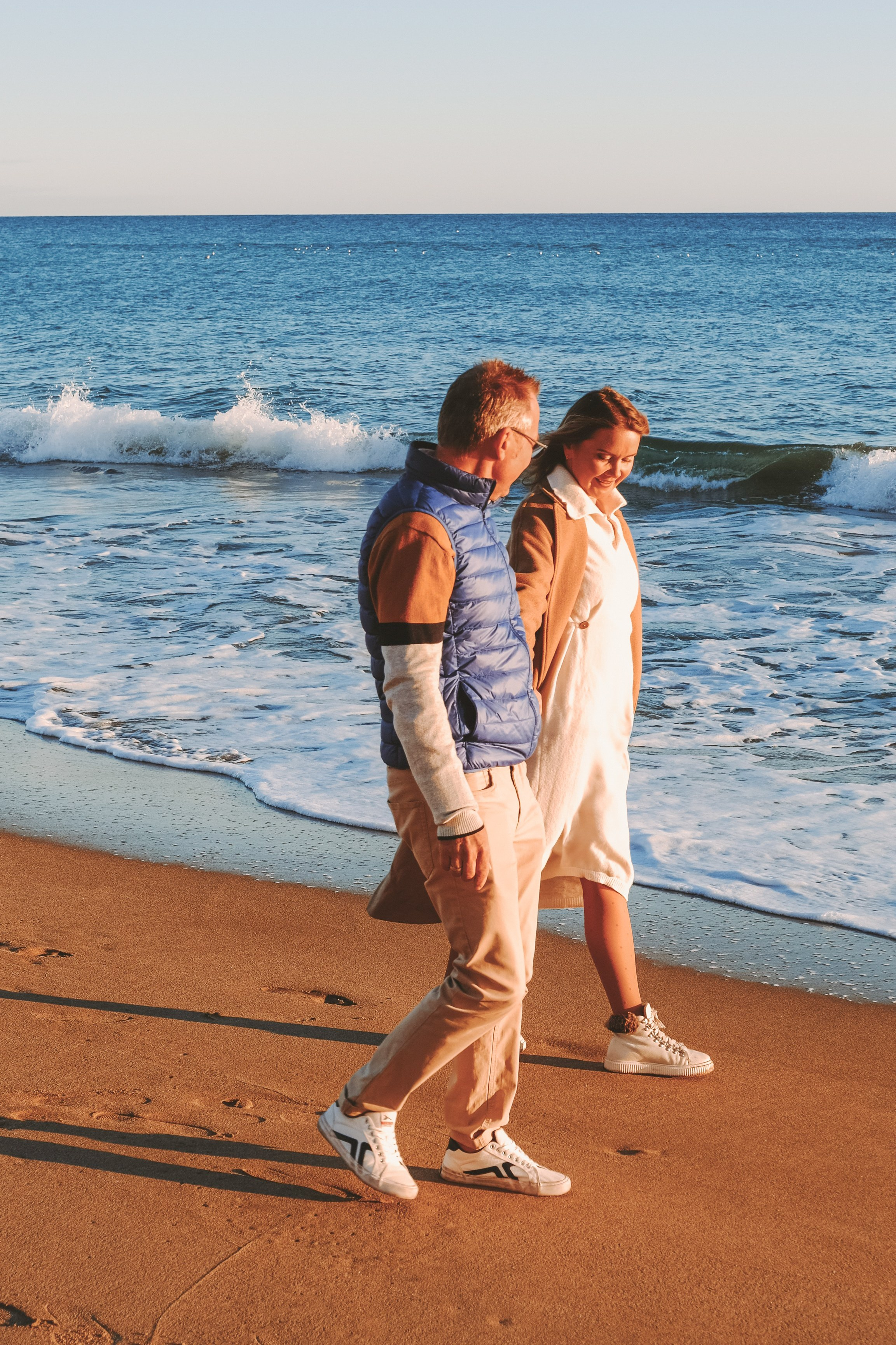 Sesión familiar en Navidad. Fotografía profesional en Calafell - Elena Medvedeva