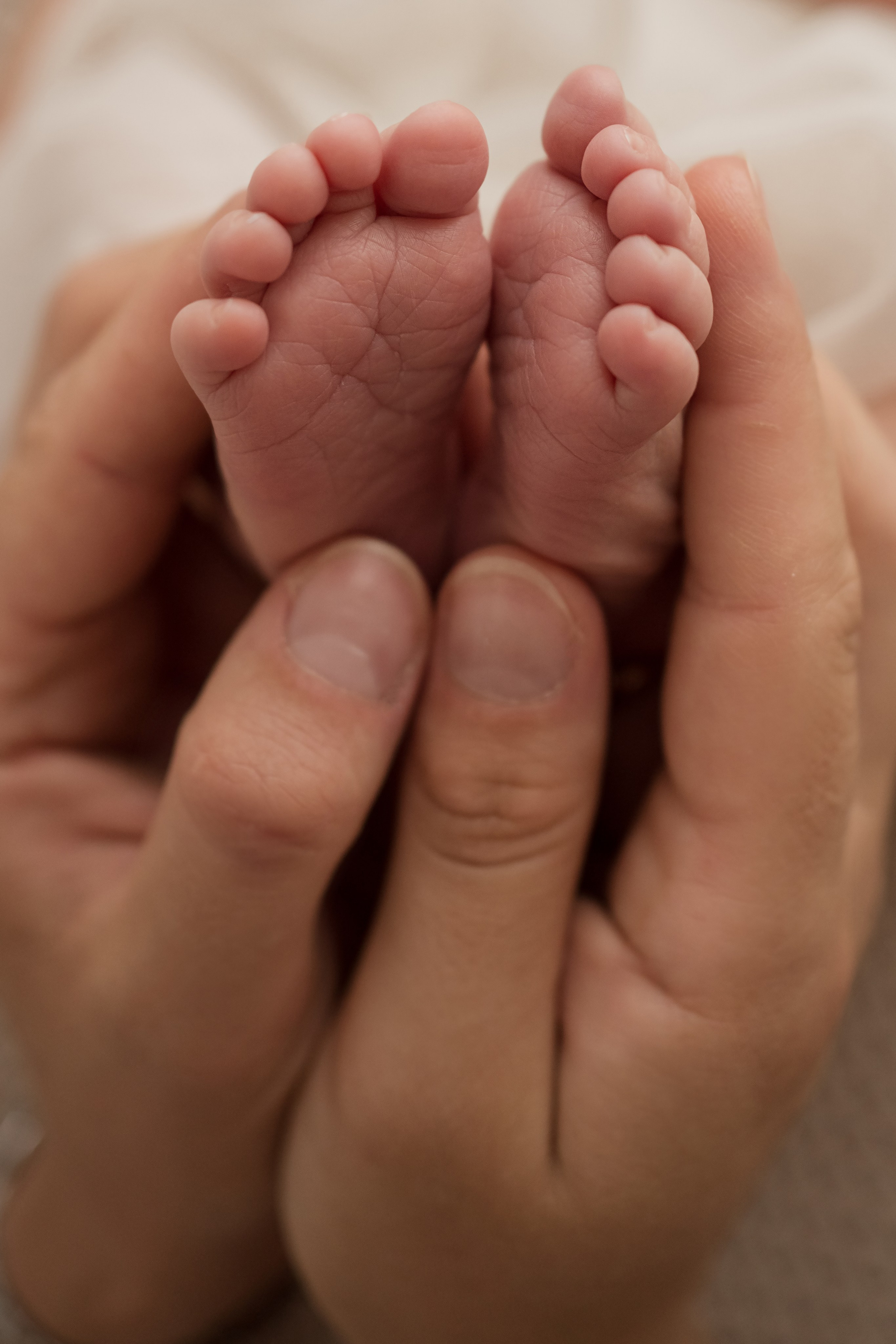Sweet first days. Angela Iakovleva — Family Photographer in Dubai