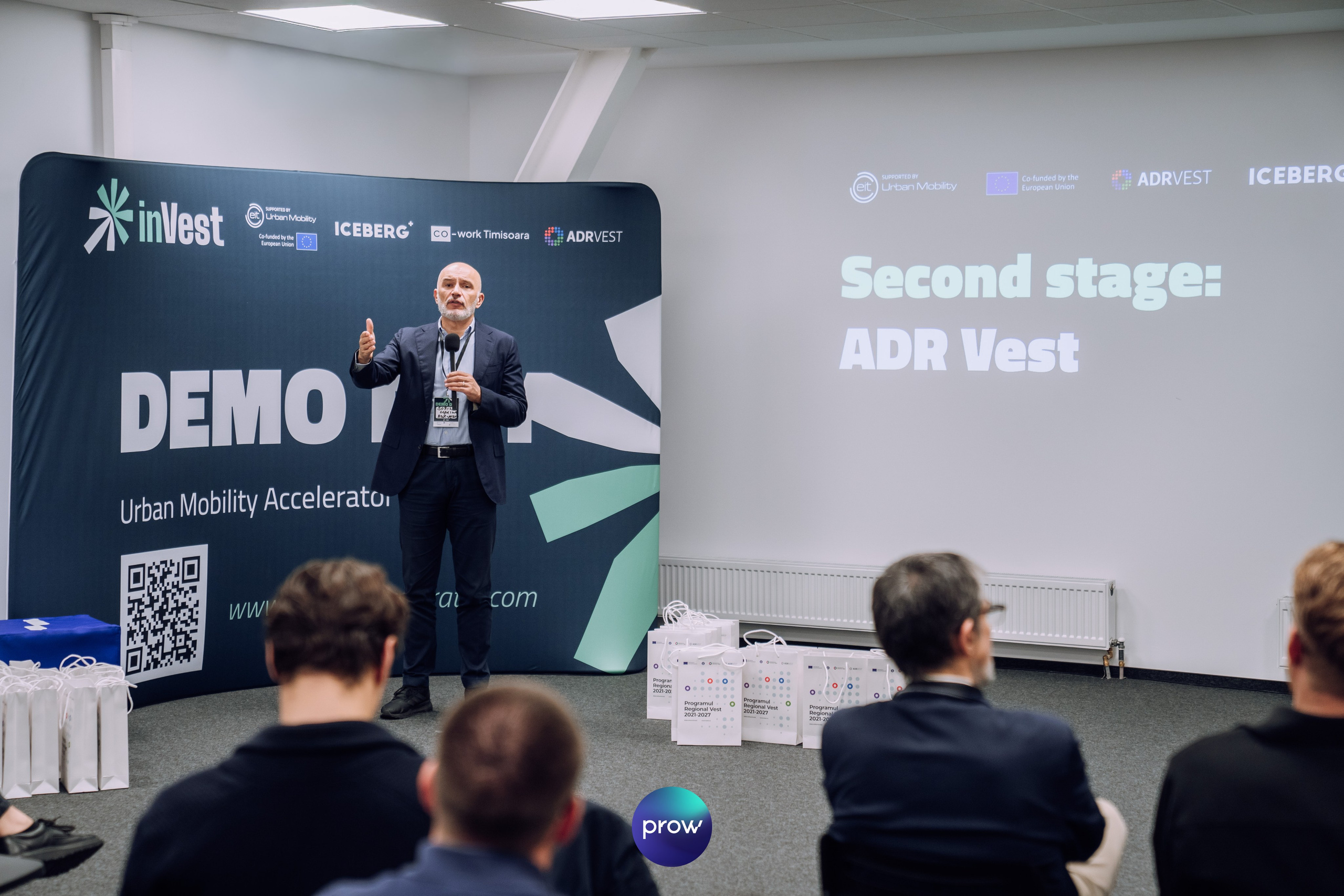 InVest DemoDay @ Cowork. Cozac Cristian Photographer