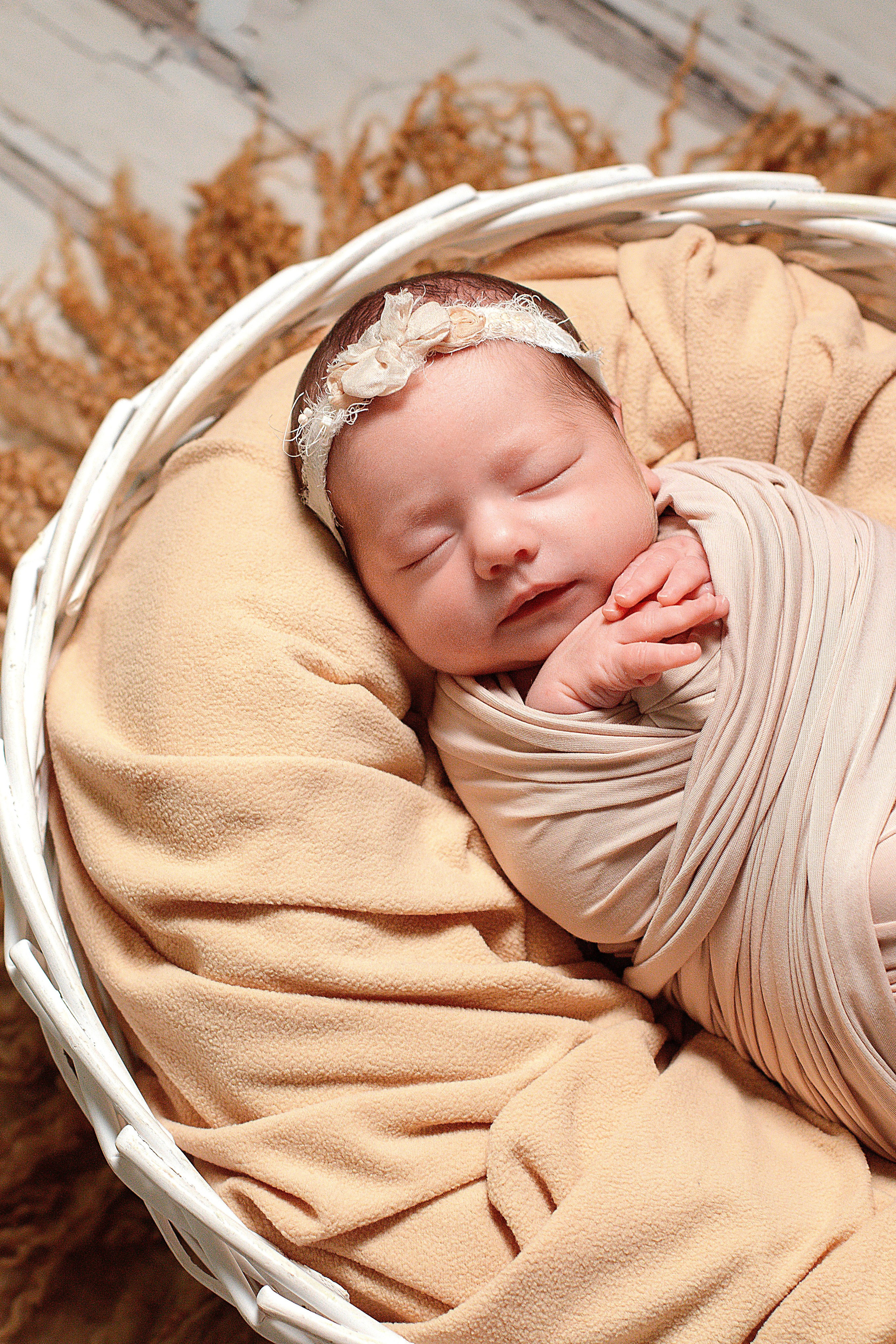 Newborn классическая. Детский и семейный фотограф в г. Бельцы