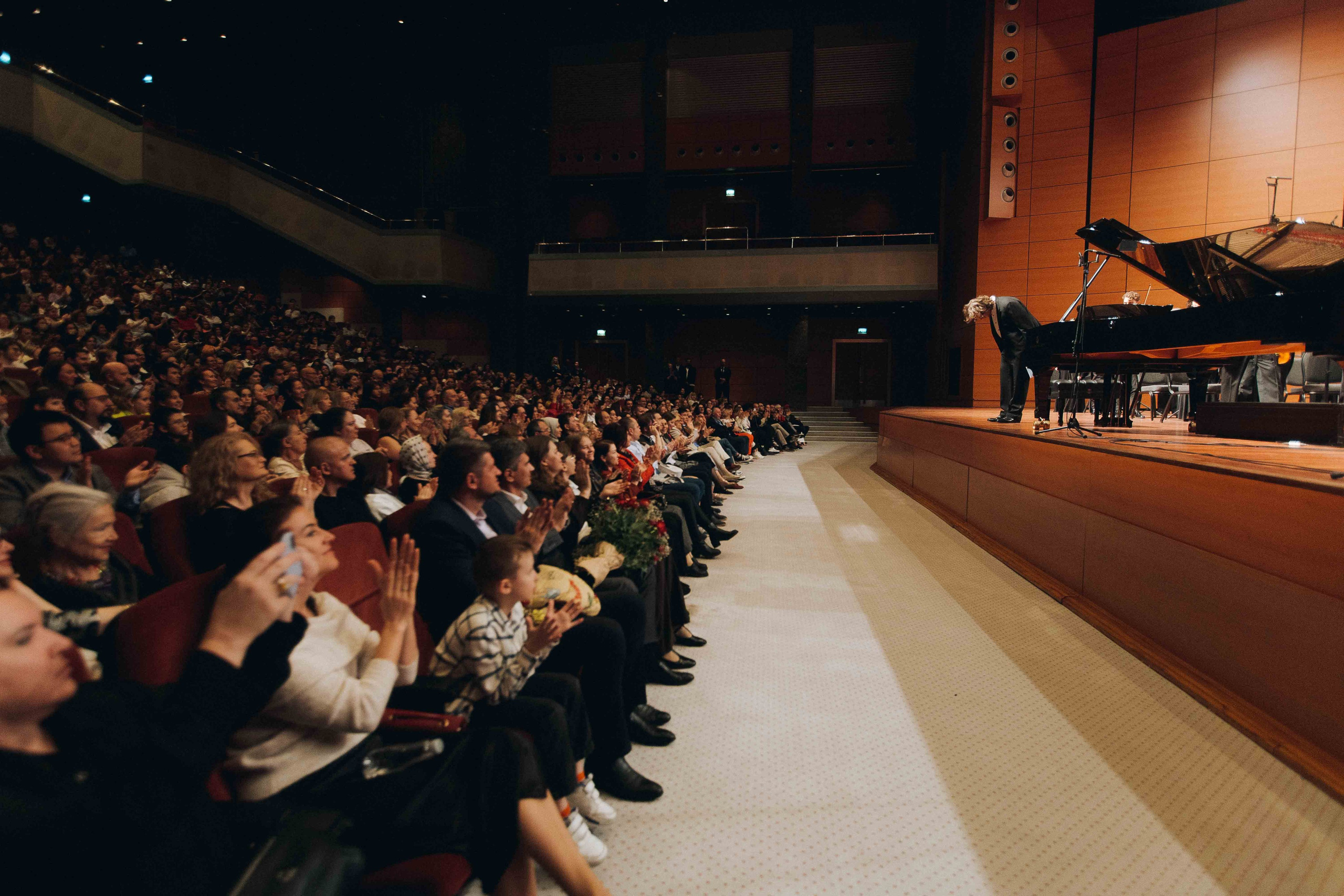 The Tchaikovsky Academic Grand Symphony Orchestra in Istanbul. Wedding&Event photographer Ismail Rzayev in Baku