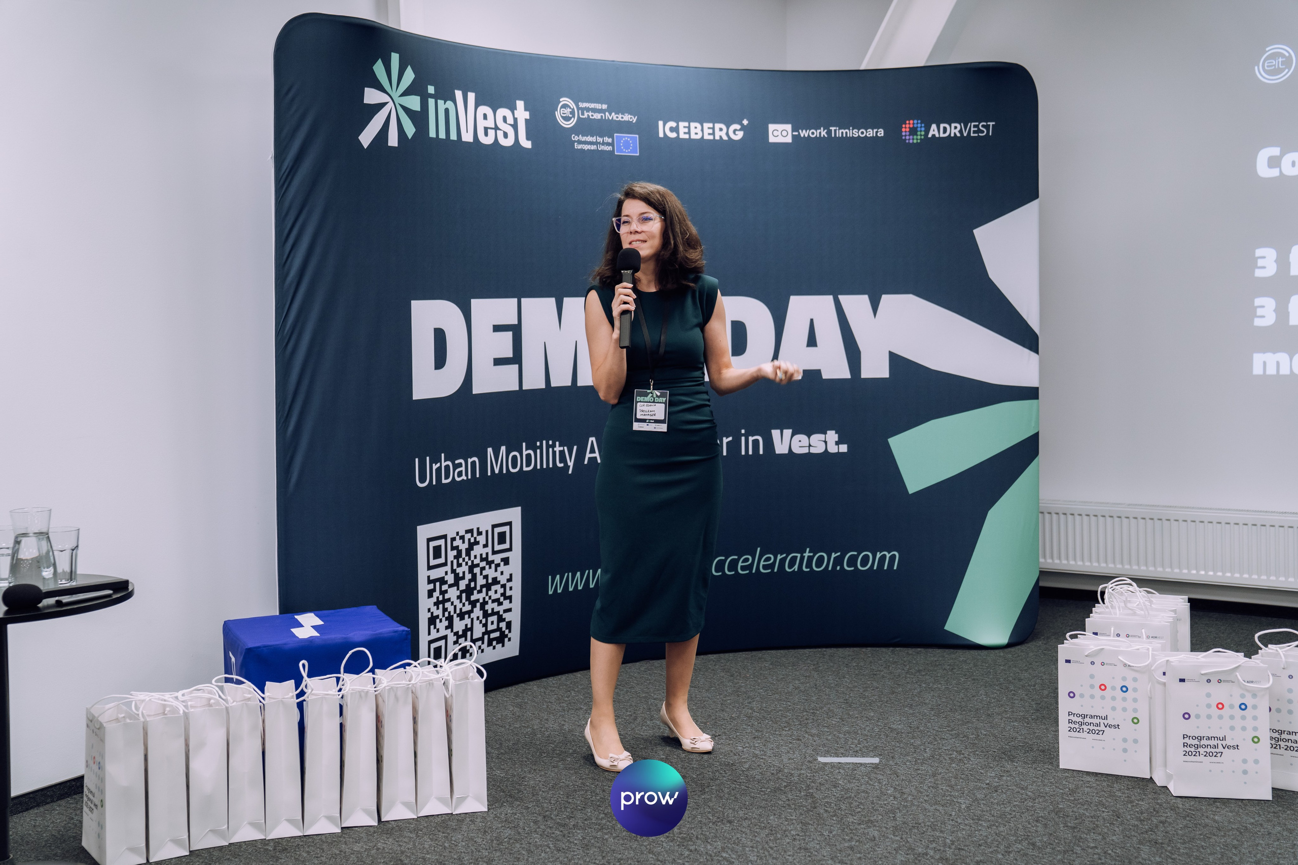 InVest DemoDay @ Cowork. Cozac Cristian Photographer