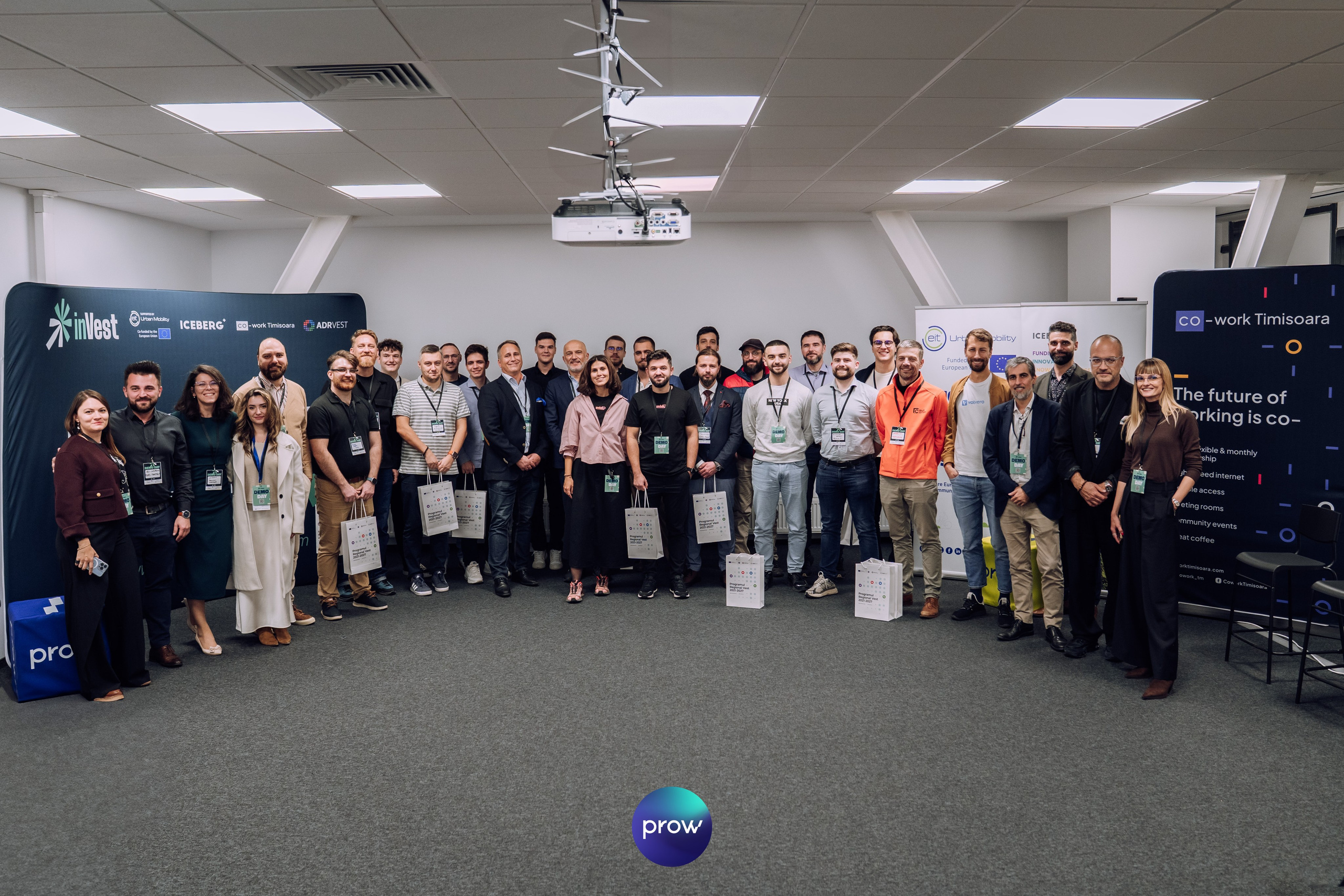 InVest DemoDay @ Cowork. Cozac Cristian Photographer
