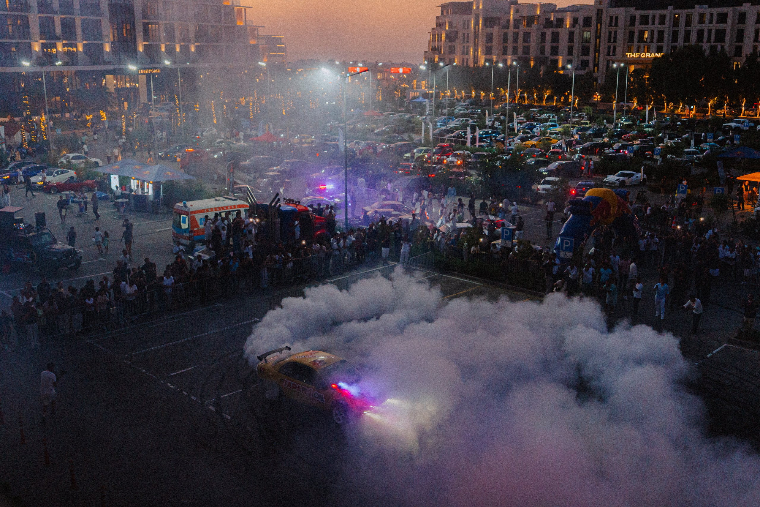 HYPER DRIVE. WORLDWIDE COMMERCIAL AUTOMOTIVE PHOTOGRAPHER