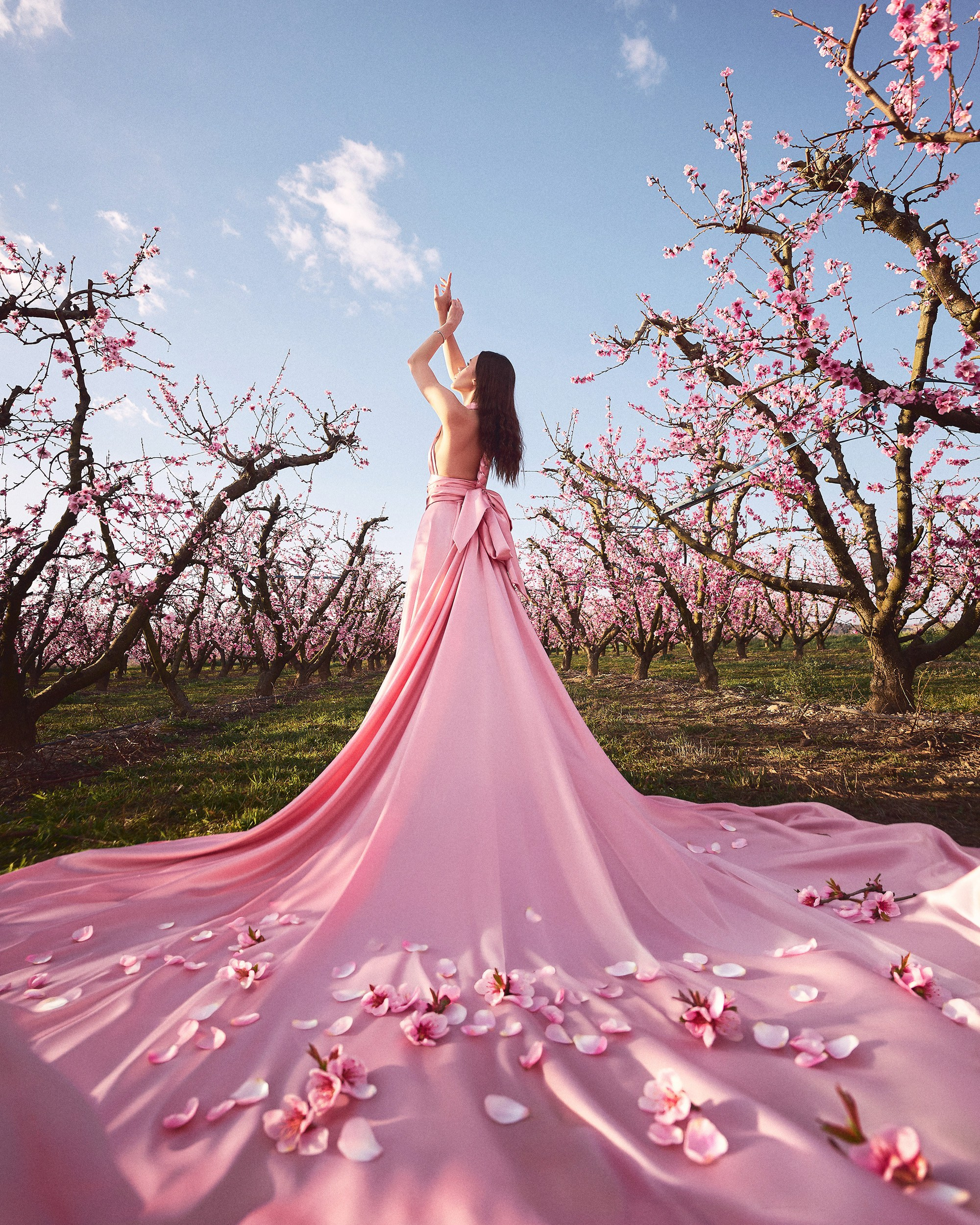 Fashion & Dresses for Photo Sessions | Barcelona Photographer Svyatoslav Usmyal. Barcelona Photographer | Studio & Outdoor Photo Sessions | Svyatoslav Usmyal