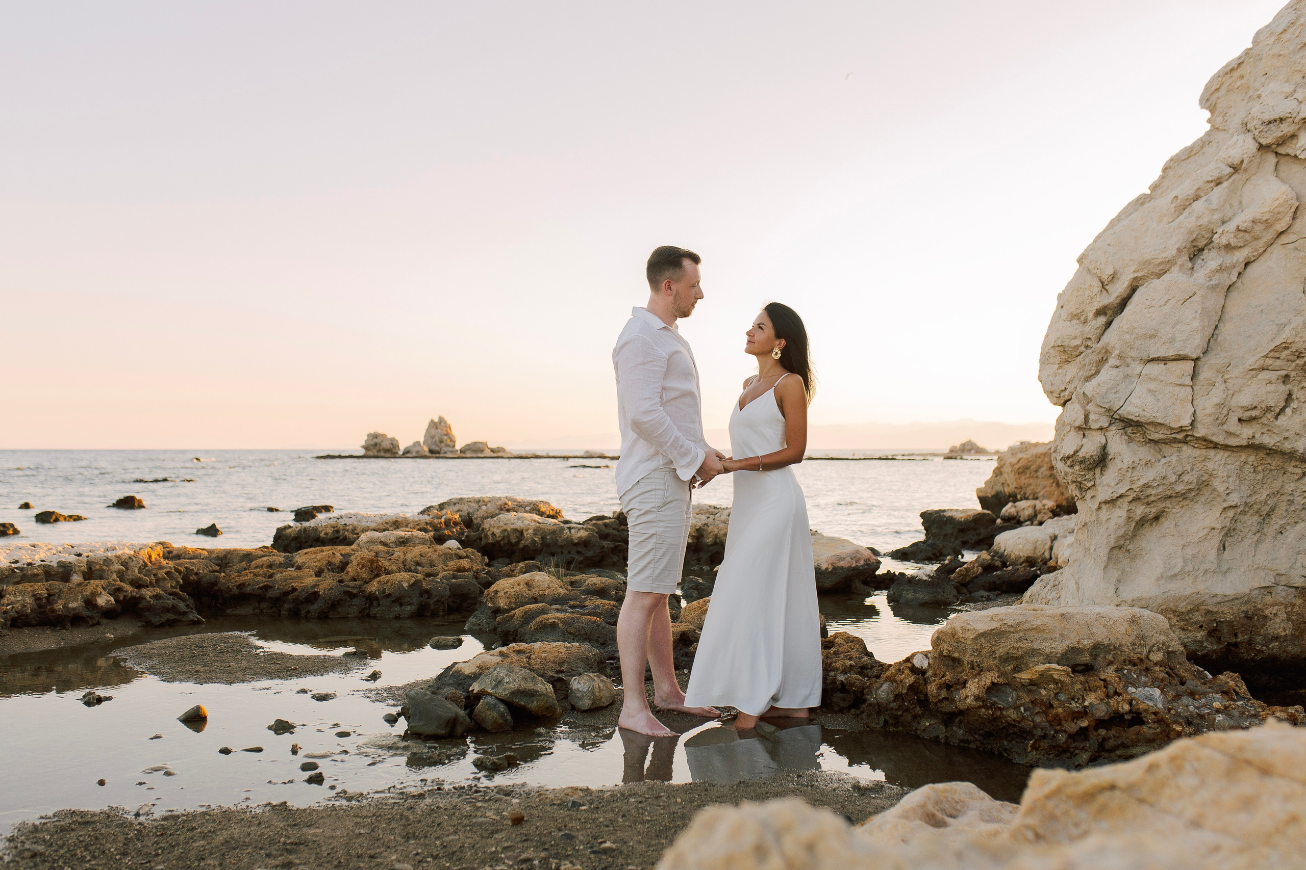 Aesthetic Couple Photoshoot Side Beach | Sunset Vibes. Professional Photographer in Alanya, Side, Belek, Antalya. Turkiye