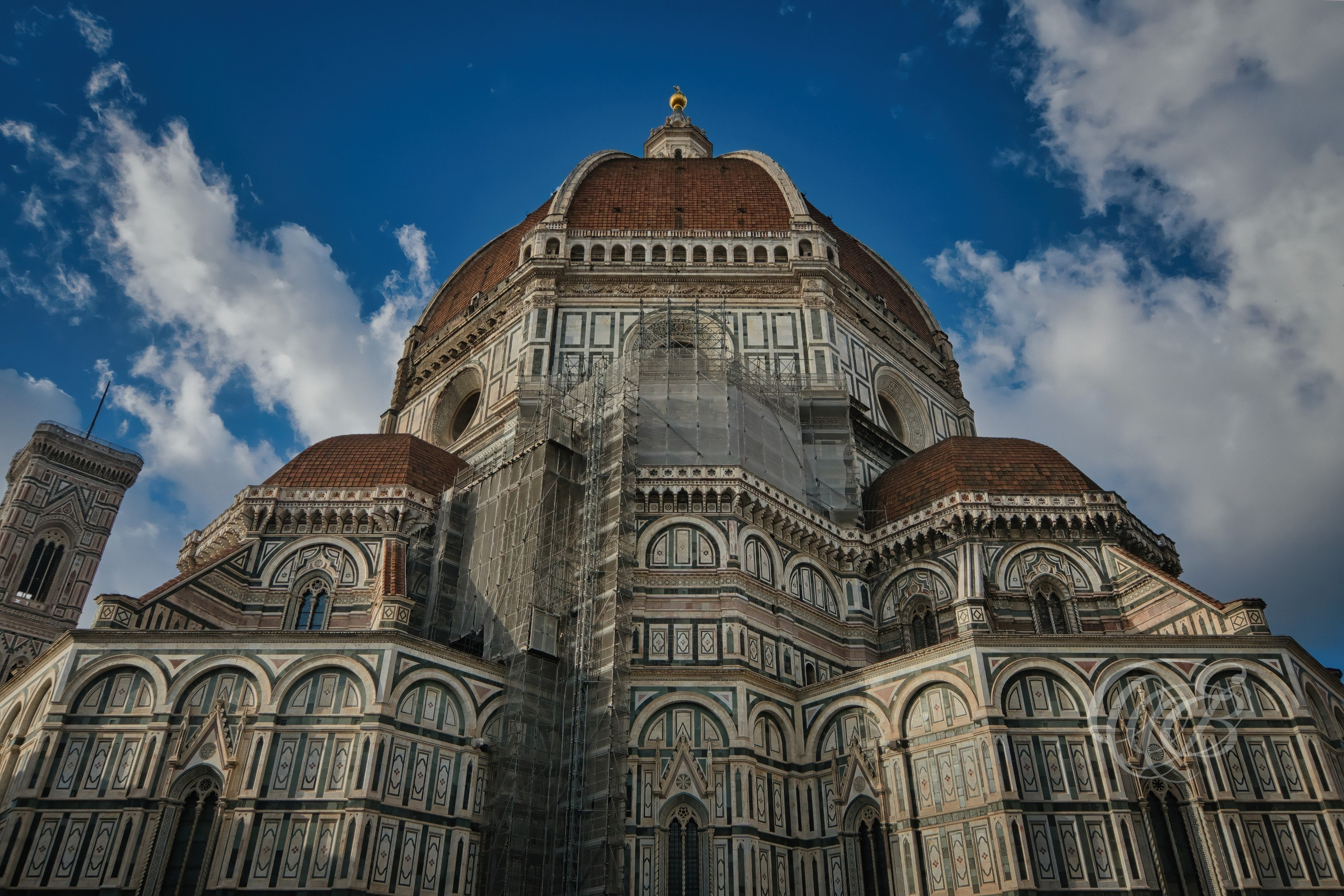 Florence, Italy—Santa Maria del Fiore dominates the city skyline, with its dome designed by Filippo Brunelleschi standing as a defining achievement of Renaissance engineering. The cathedral’s construction began in 1296 under Arnolfo di Cambio, reflecting the long development of one of Florence’s most important architectural and cultural landmarks. Eduardo Bartoli Photography.