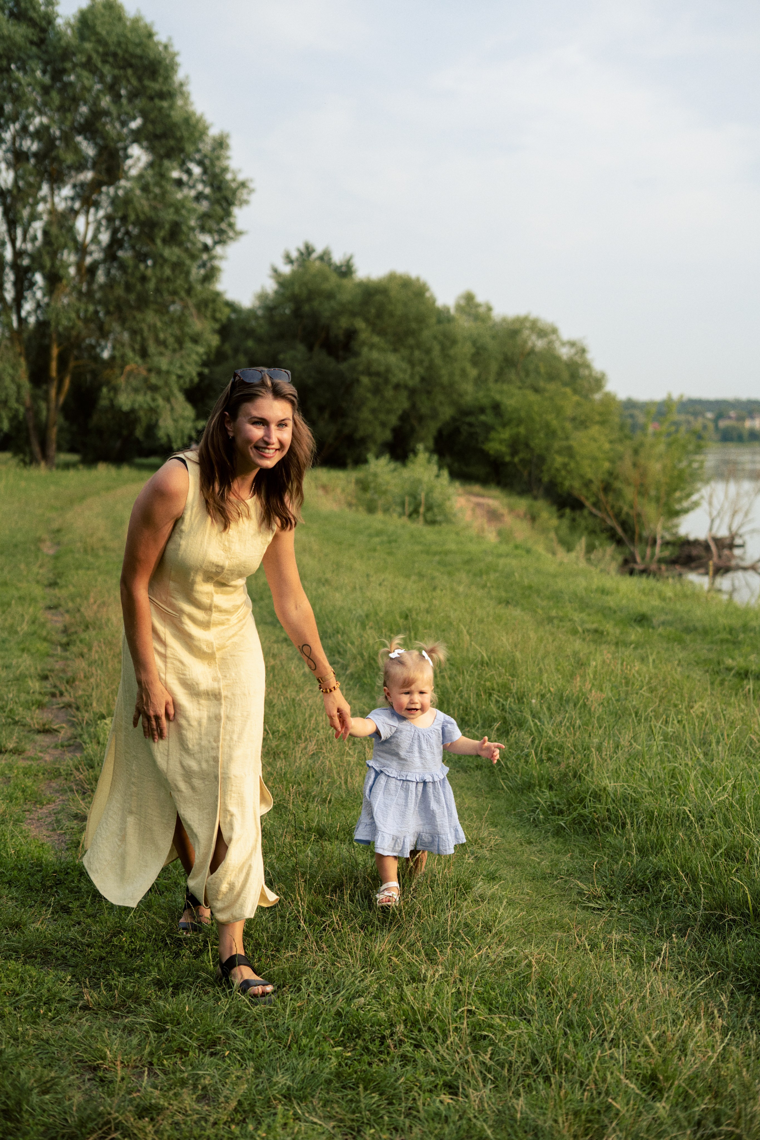 Inesos & Karolio šeima. Fotografė Agnė Navickaitė