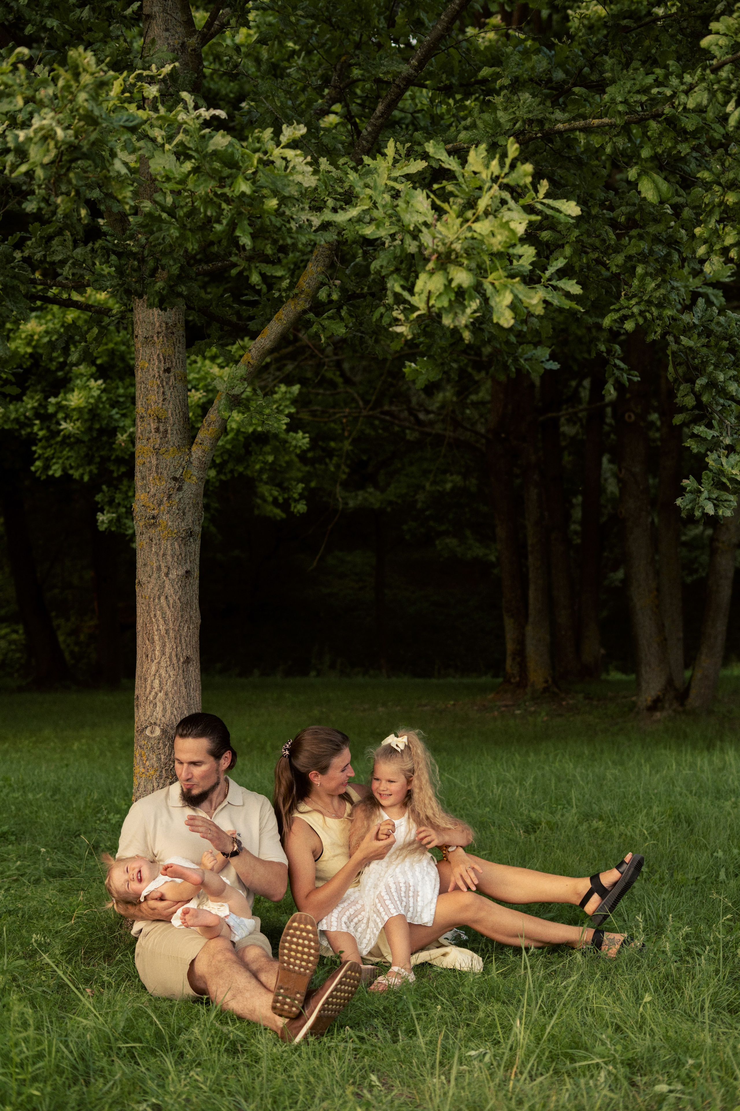 Inesos & Karolio šeima. Fotografė Agnė Navickaitė
