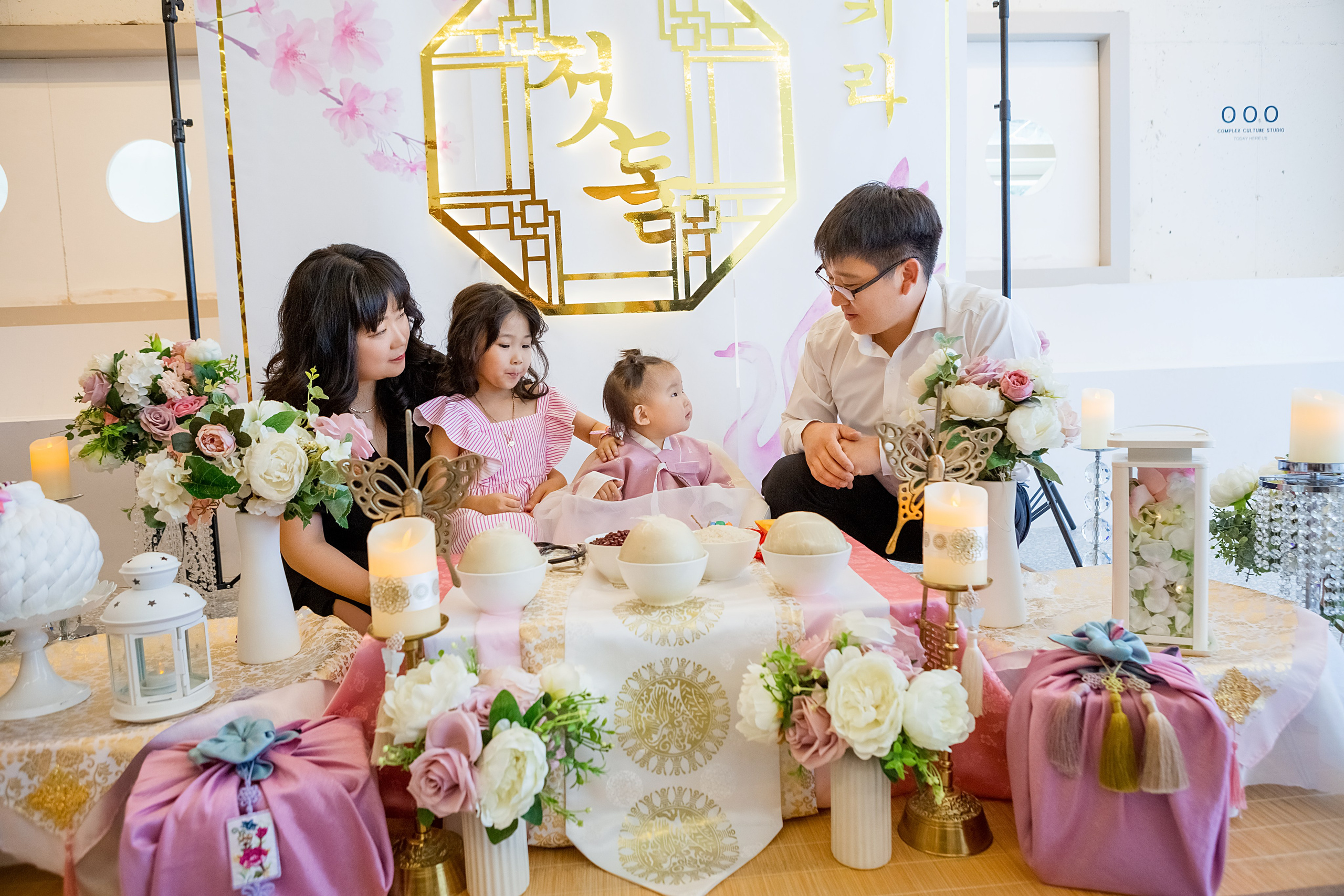 Кира студия. Фотограф беременности, ньюборн и годовасиков в Корее Жанна Хан