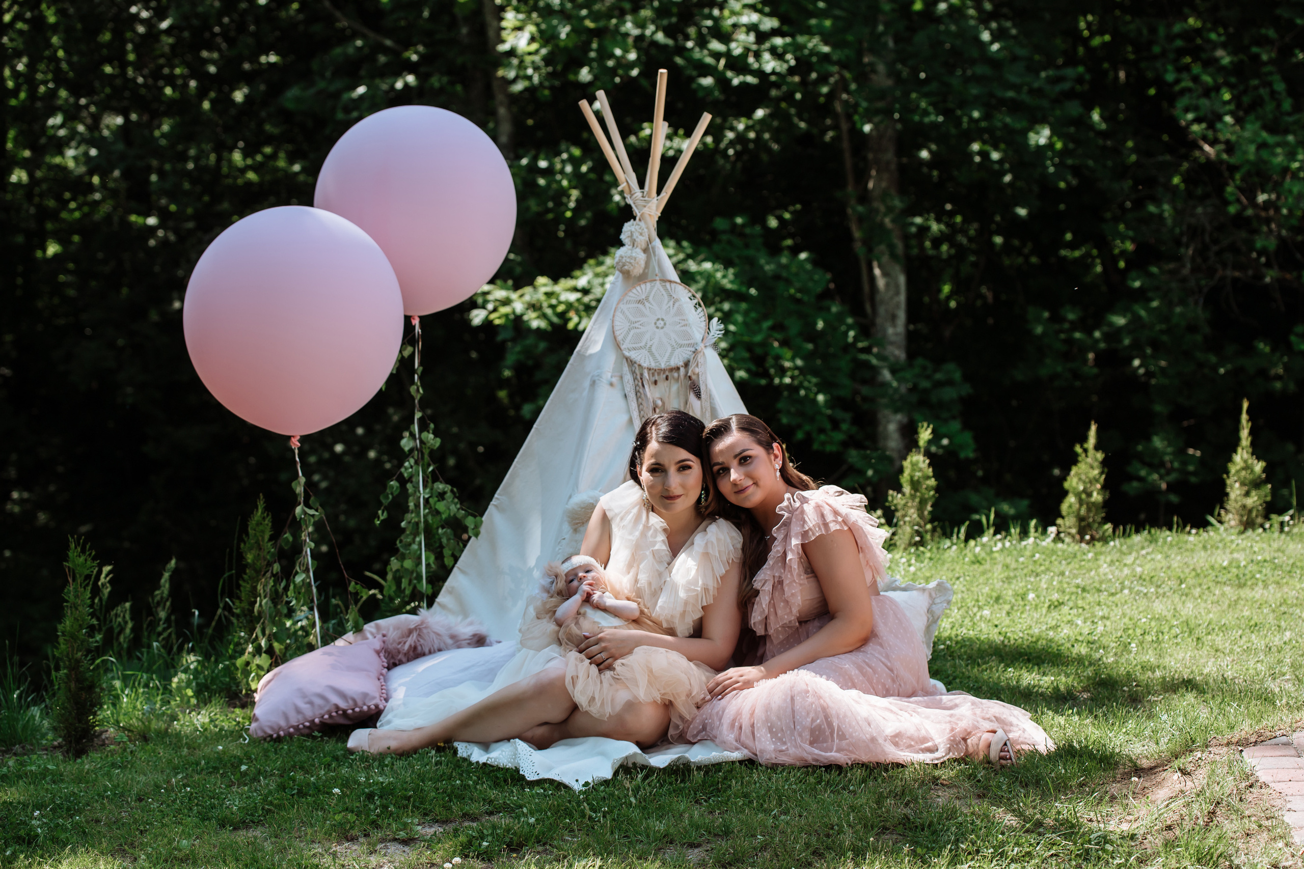 Sofijos krikštynos. Wedding, christening and family photographers in Vilnius, Lithuania