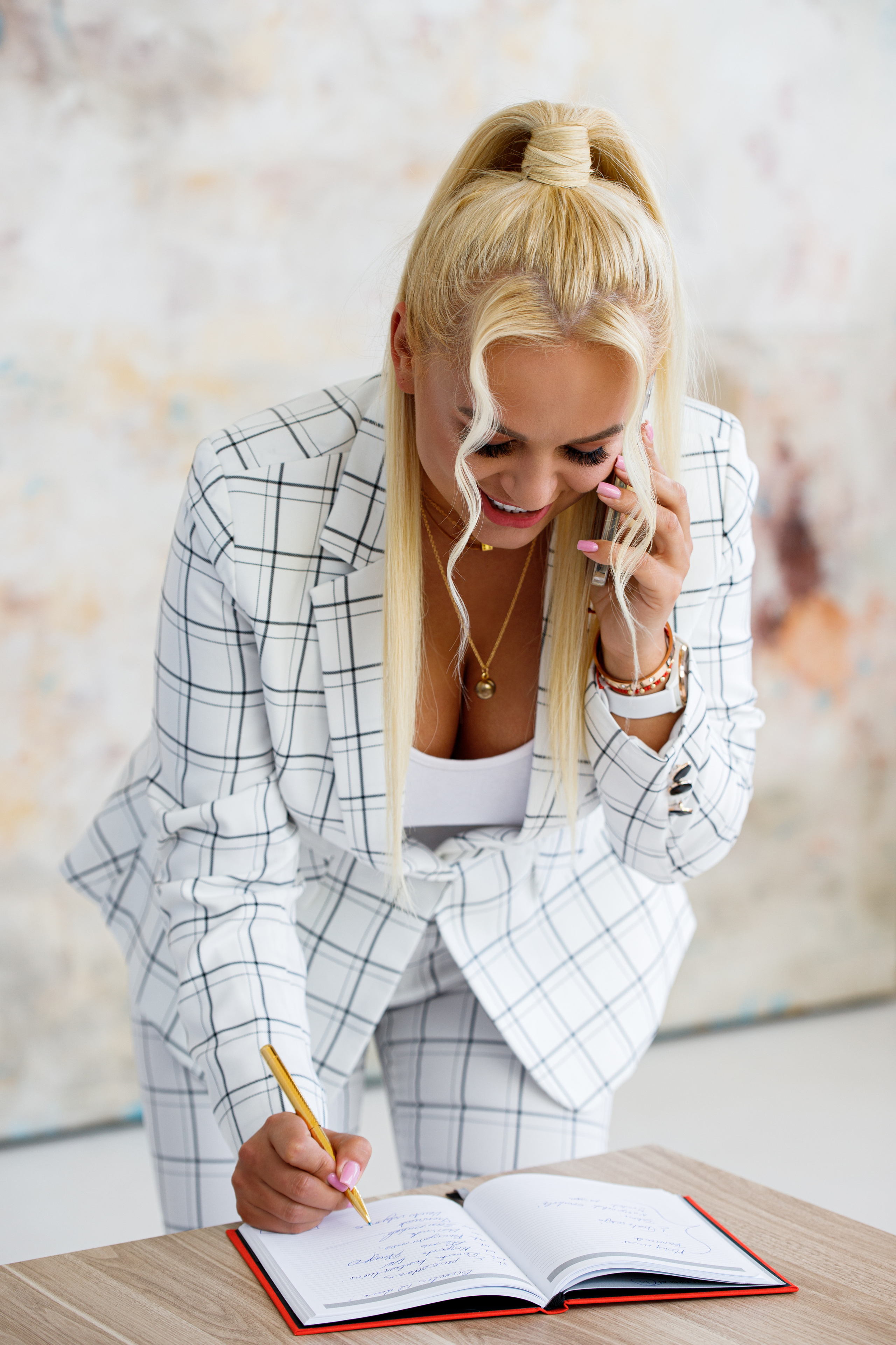 Alesia I Nail trainer. Wedding, christening and family photographers in Vilnius, Lithuania