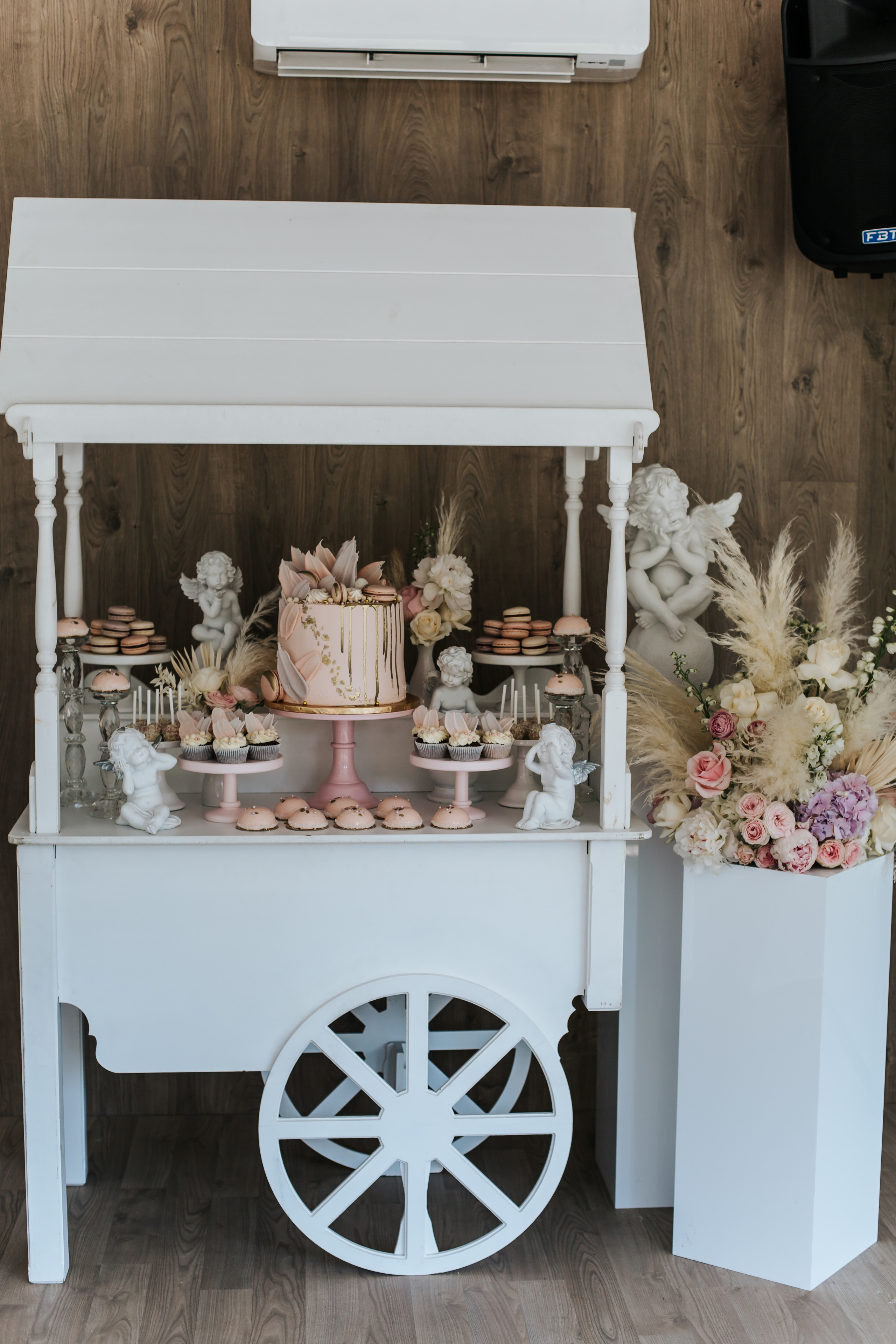 Sofijos krikštynos. Wedding, christening and family photographers in Vilnius, Lithuania