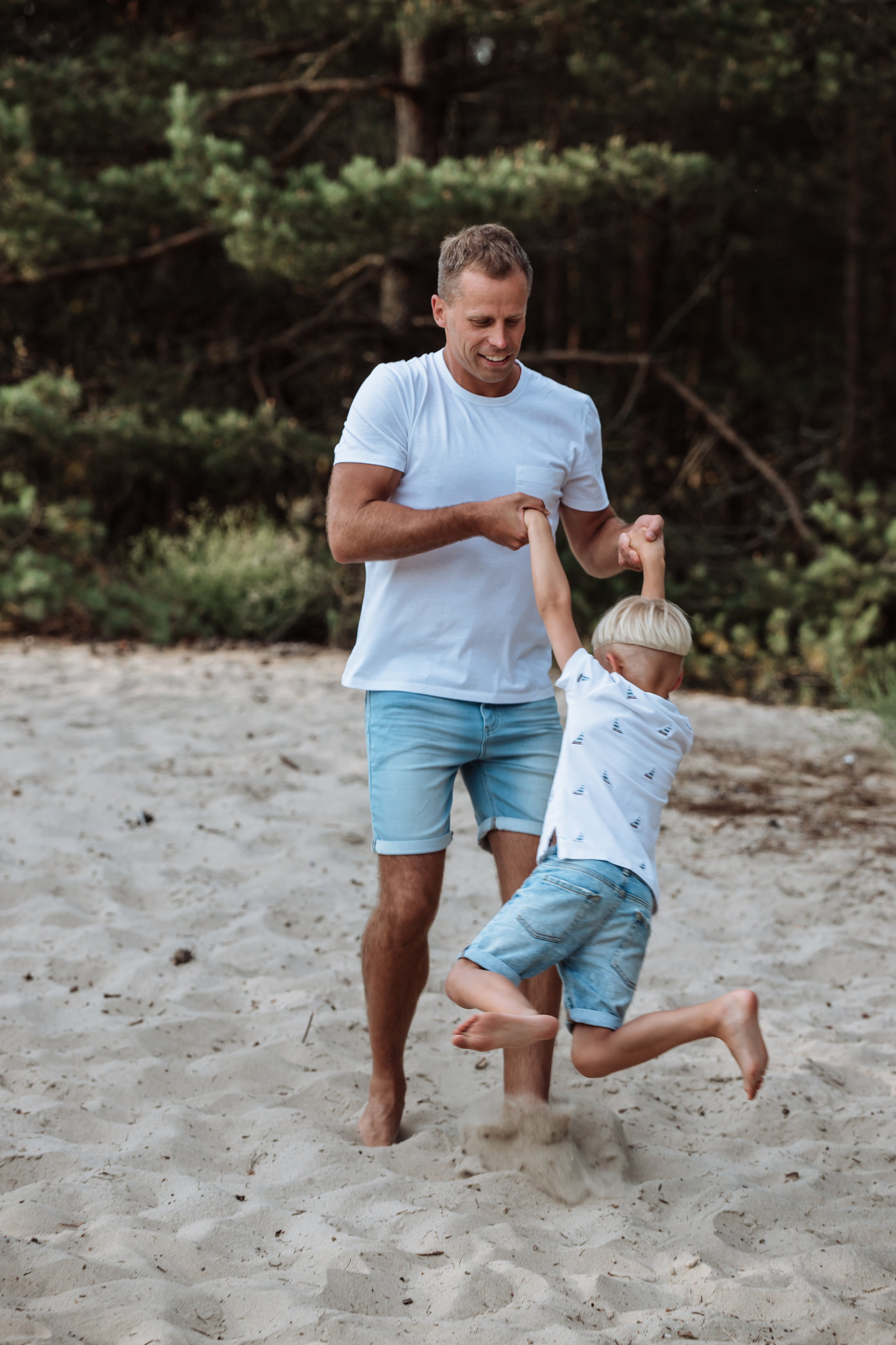 Astos & Justino šeima. Wedding, christening and family photographers in Vilnius, Lithuania