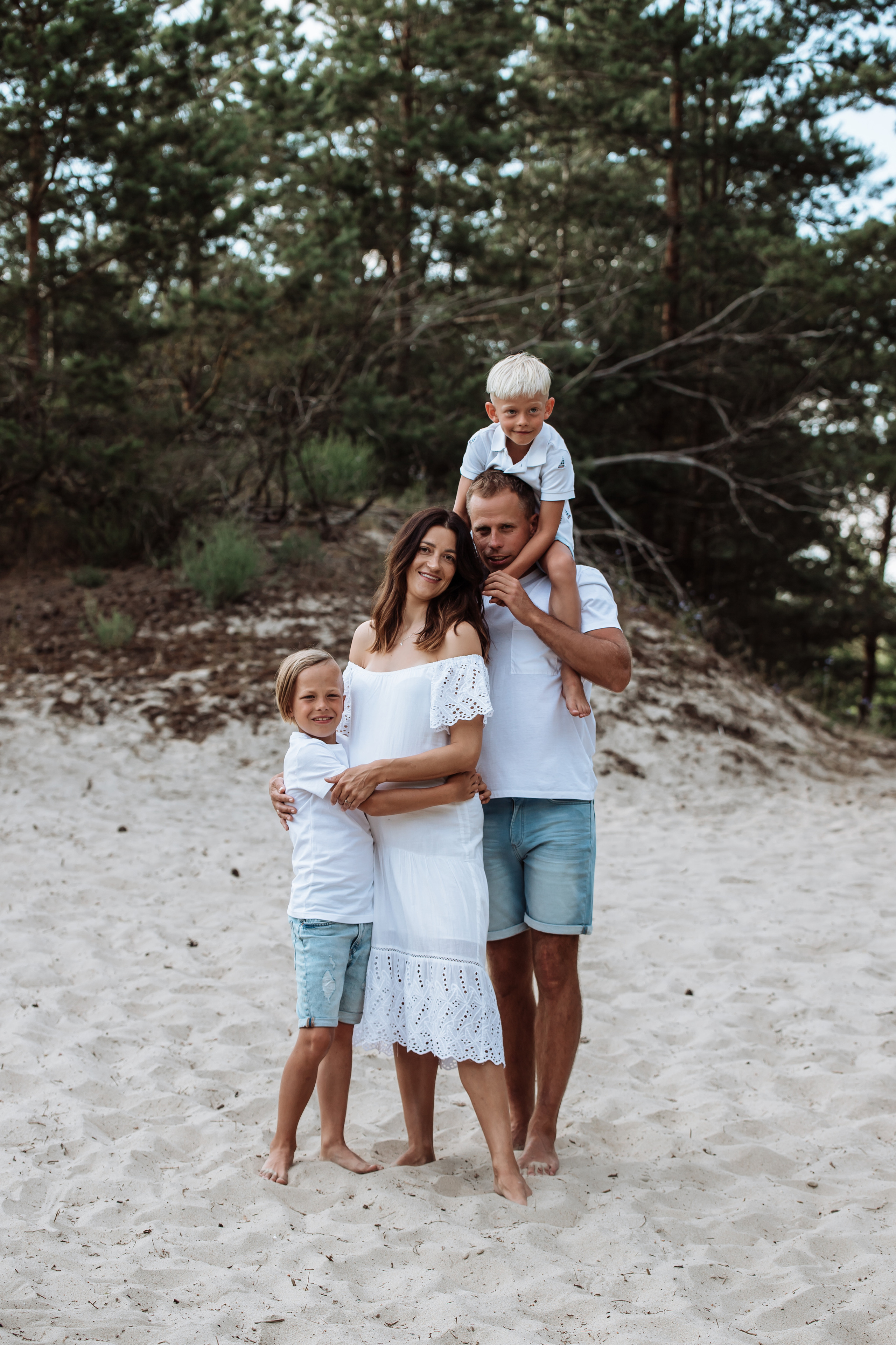 Astos & Justino šeima. Wedding, christening and family photographers in Vilnius, Lithuania