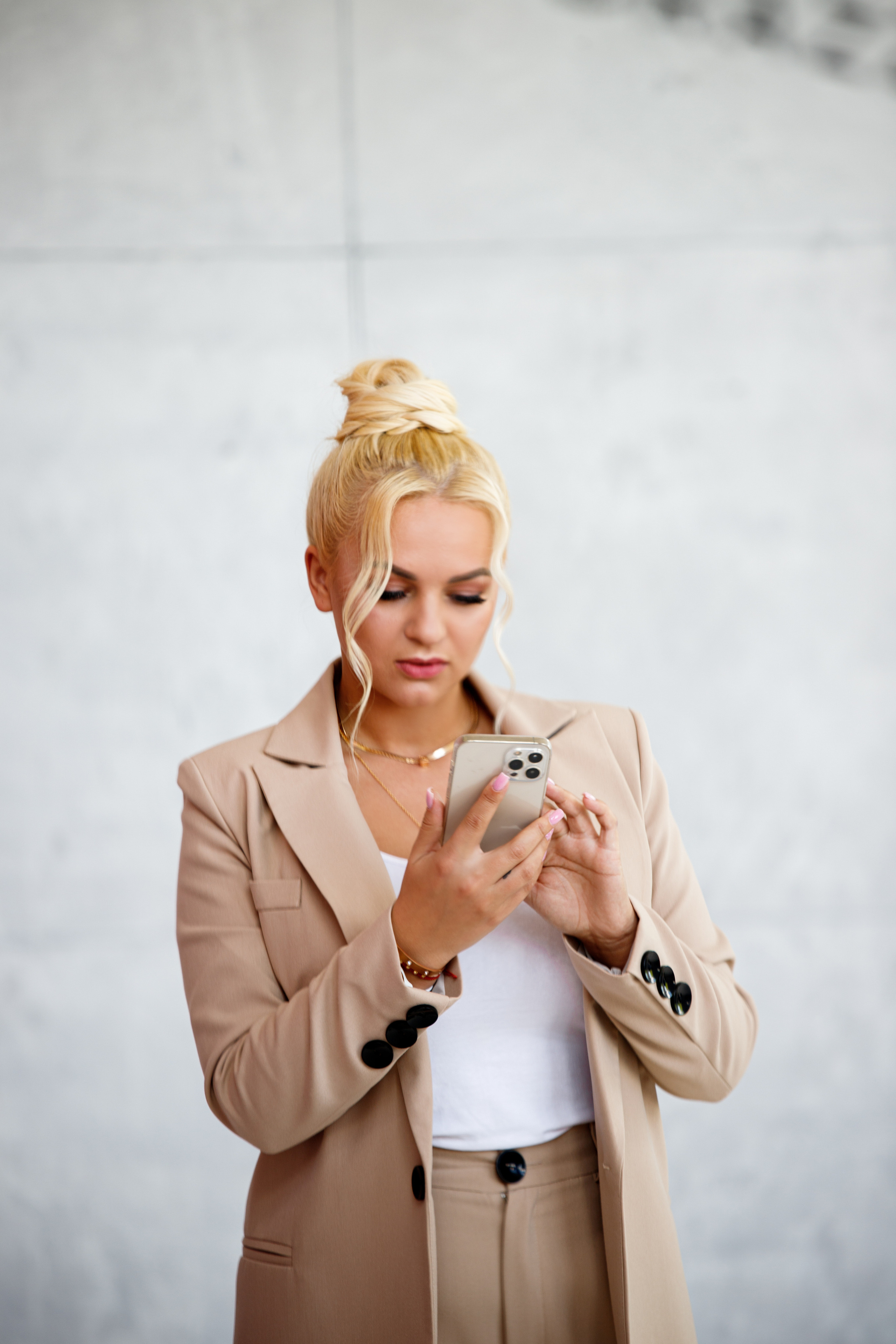 Alesia I Nail trainer. Wedding, christening and family photographers in Vilnius, Lithuania