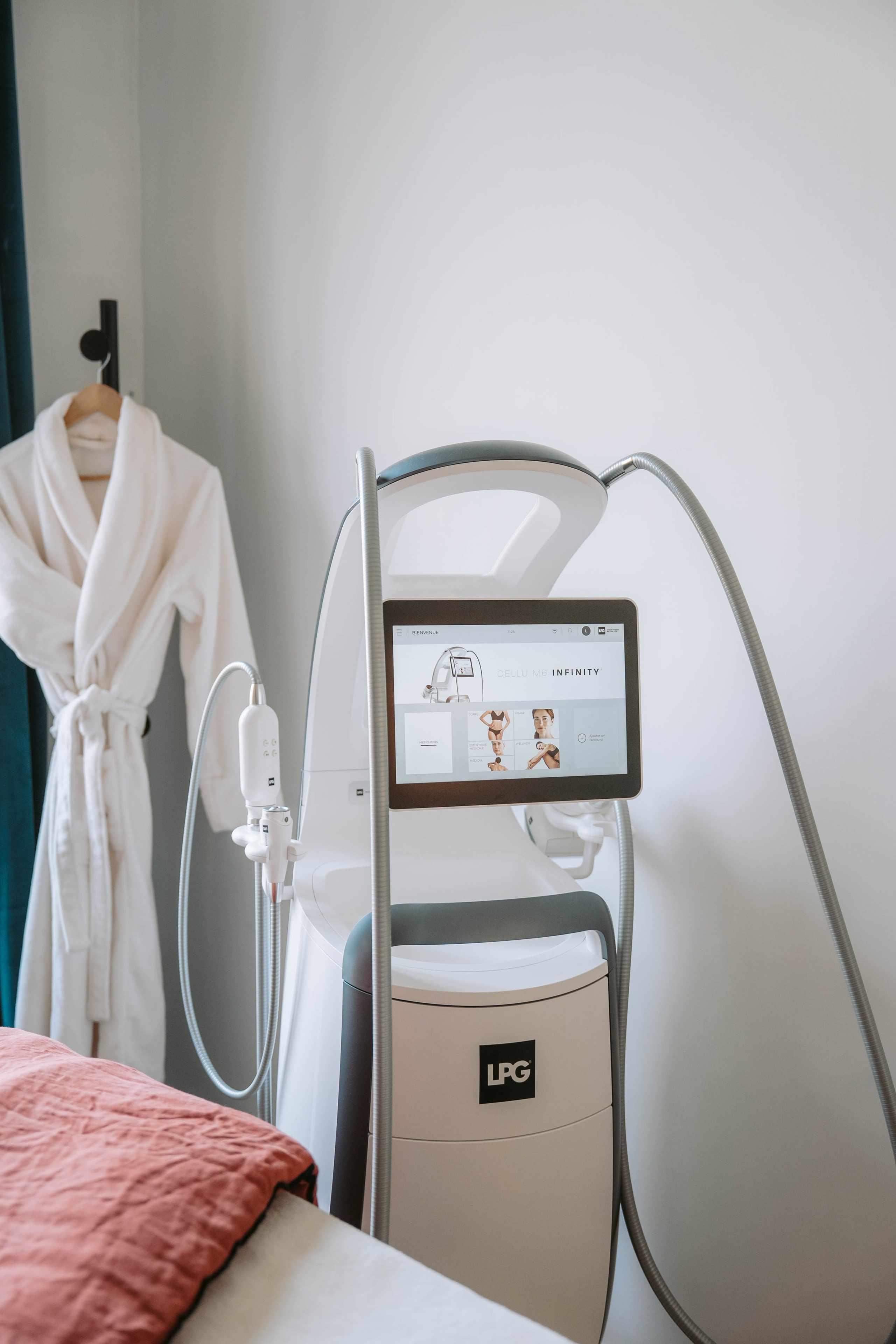 La Clinique du Monde. Weeding photographer / event / portrait