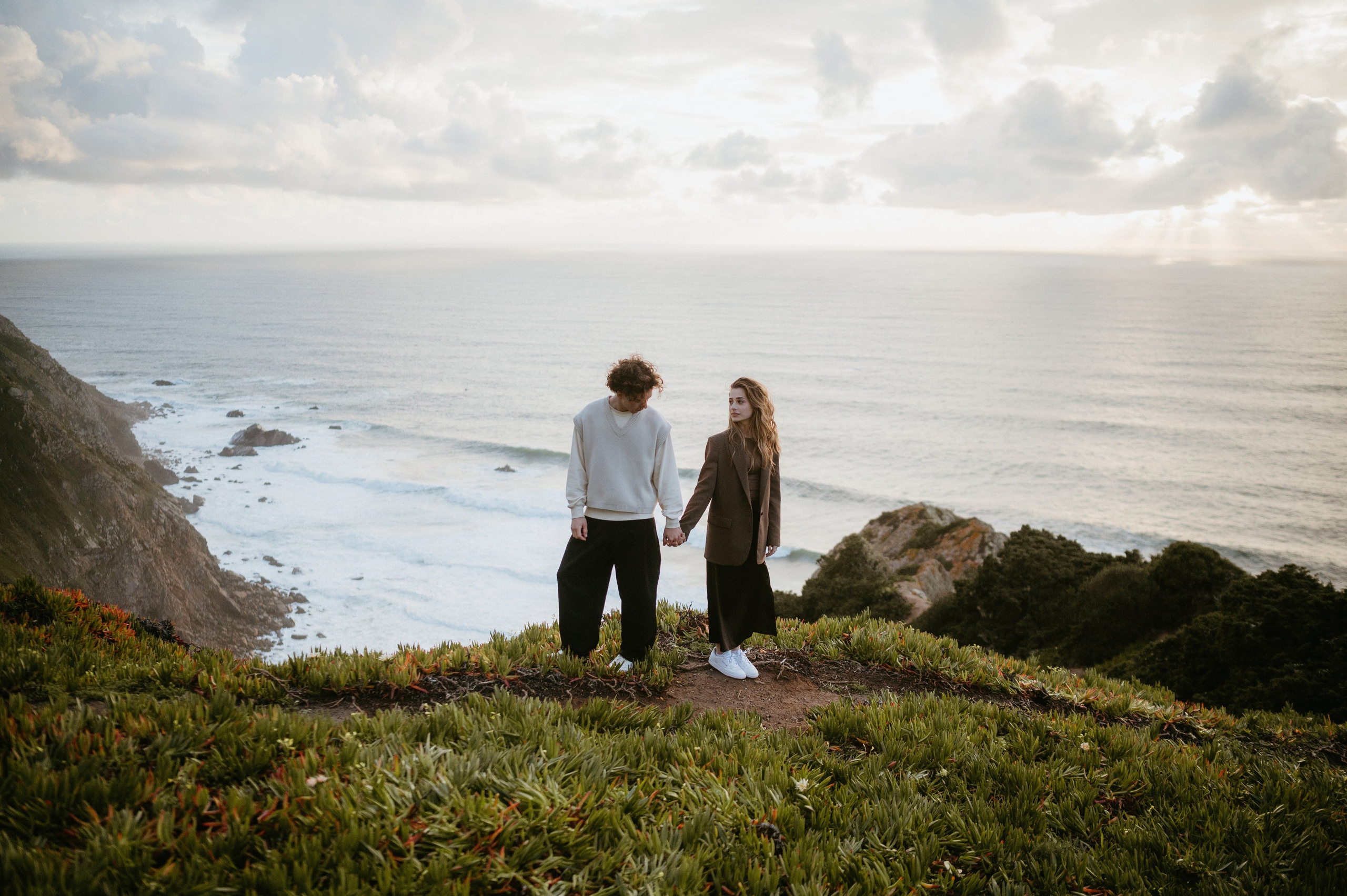 Praia da Ursa – ședință foto de cuplu într-un loc magic din Portugalia. Valentin Melen — wedding photographer