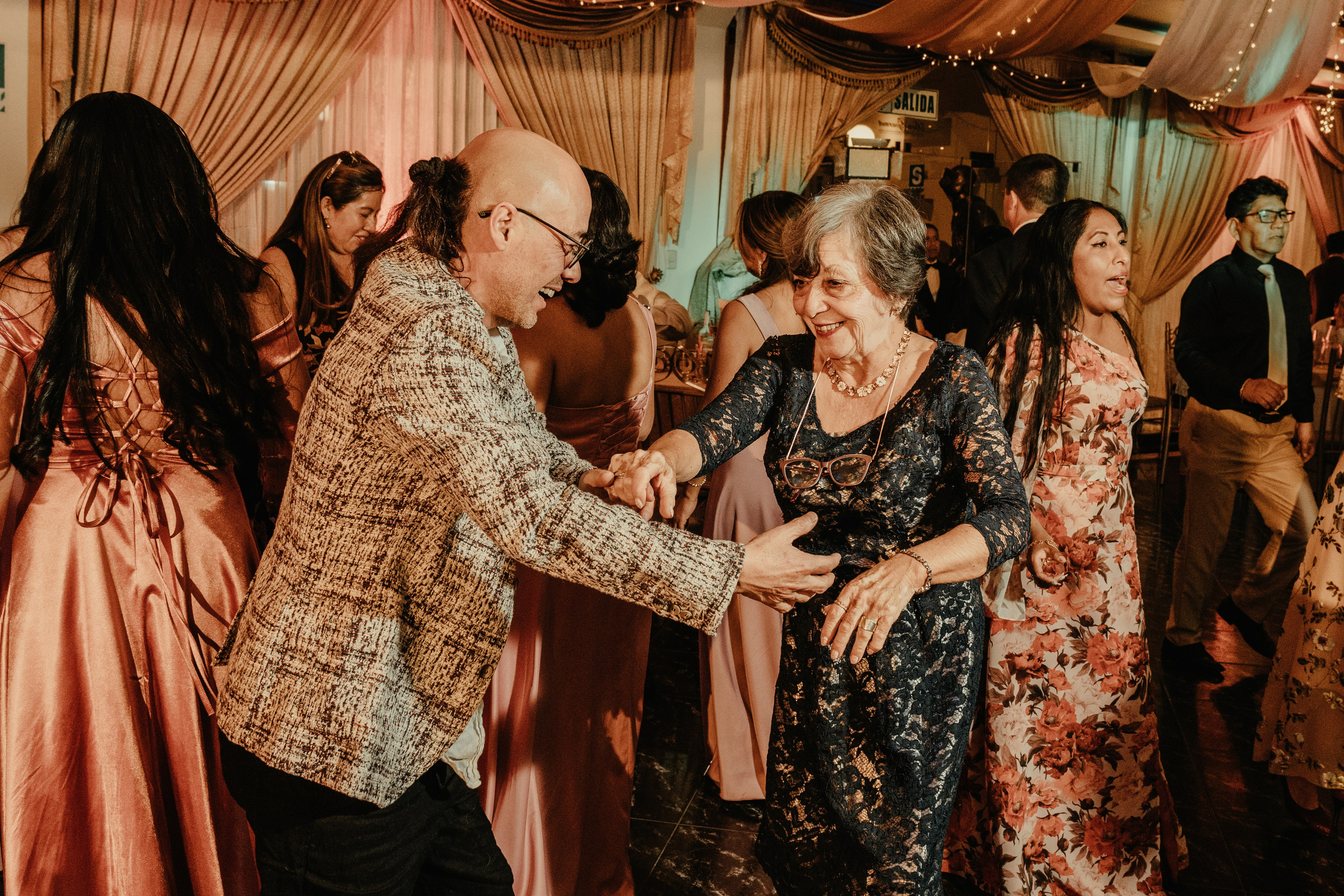 VANESSA + FRANKLIN BODA RELIGIOSA. Studio KVTA | Fotografía y Video de Bodas en Arequipa