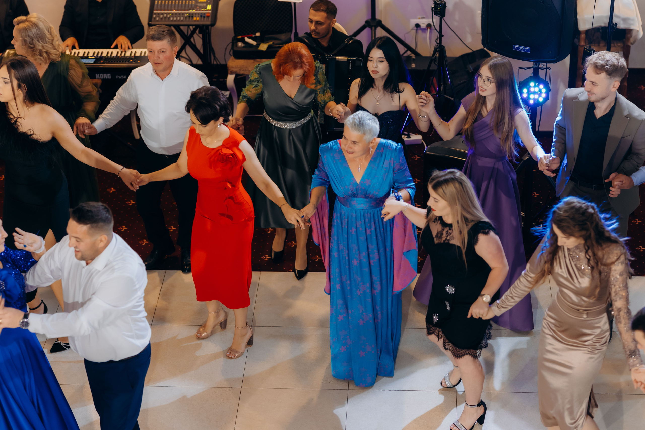 Loredana & Emilian – Ziua Nunții | Videografie - fotografie Botez Suceava, Iași, Botoșani. Servicii foto-video profesionale, pentru momente de neuitat