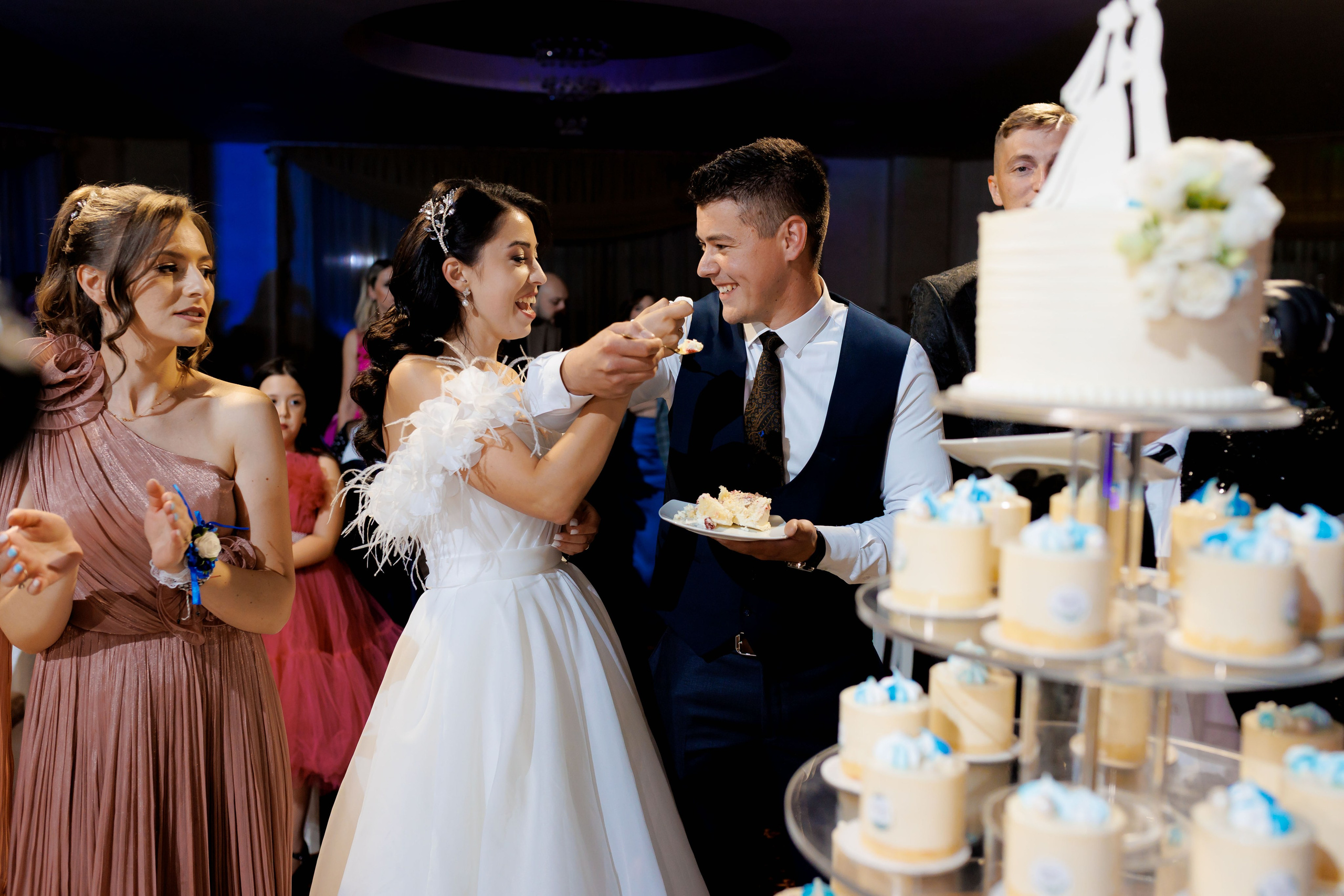 Loredana & Emilian – Ziua Nunții | Videografie - fotografie Botez Suceava, Iași, Botoșani. Servicii foto-video profesionale, pentru momente de neuitat