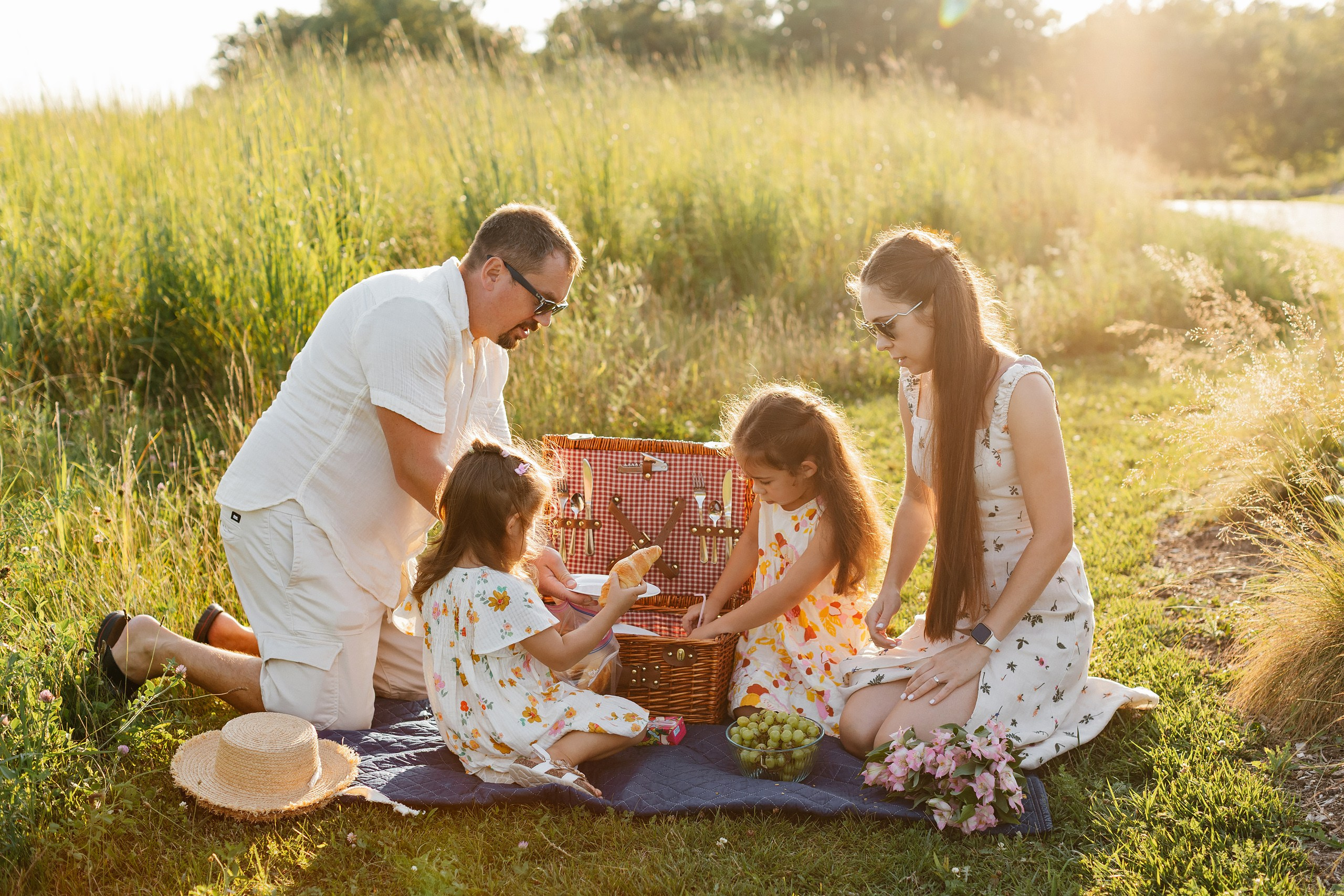 08.17.25 Family Photoshoot. Wedding family event photographer in Chicago Nick Yushevich