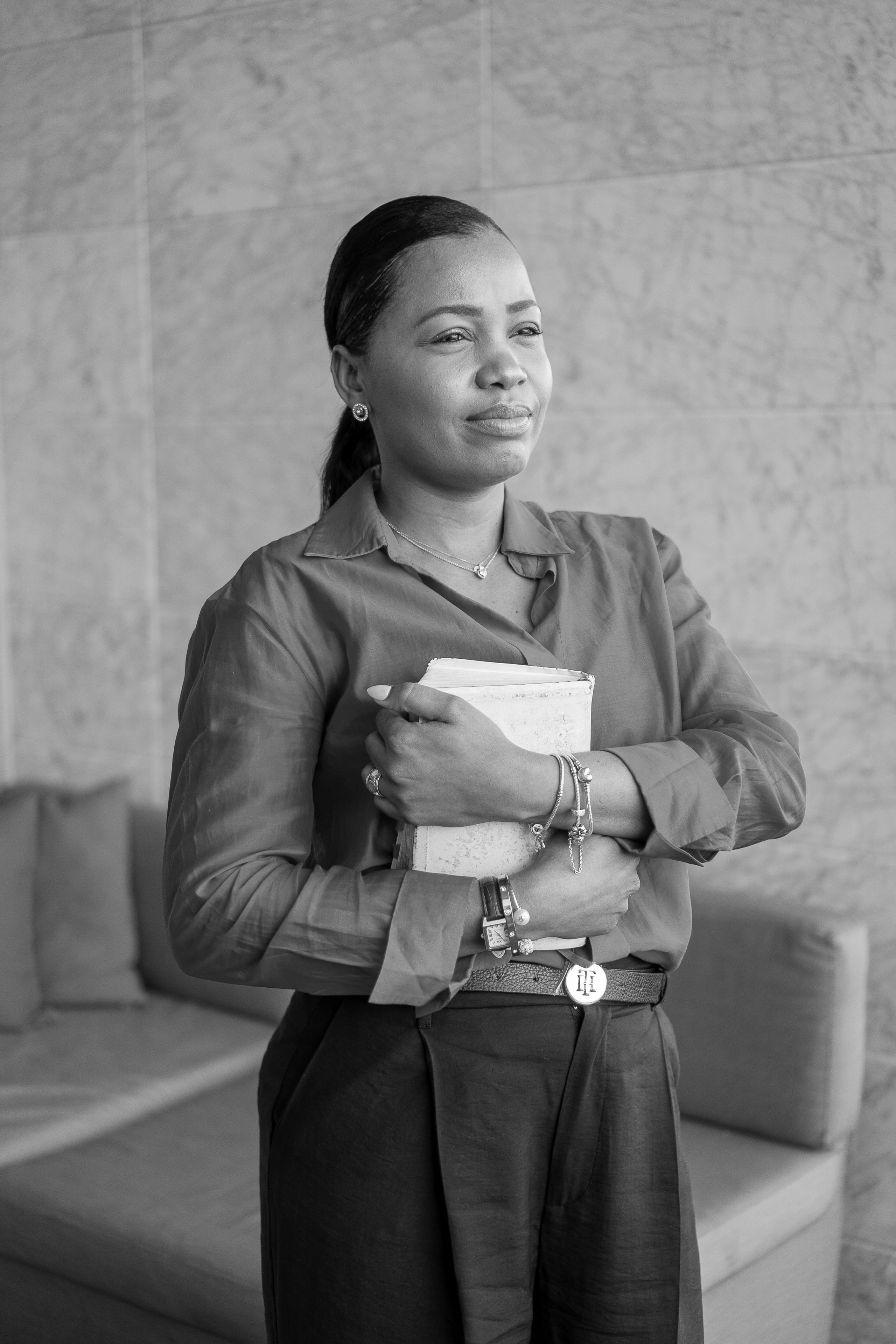 Raquel Ribeiro. Frames by Giovani Braga