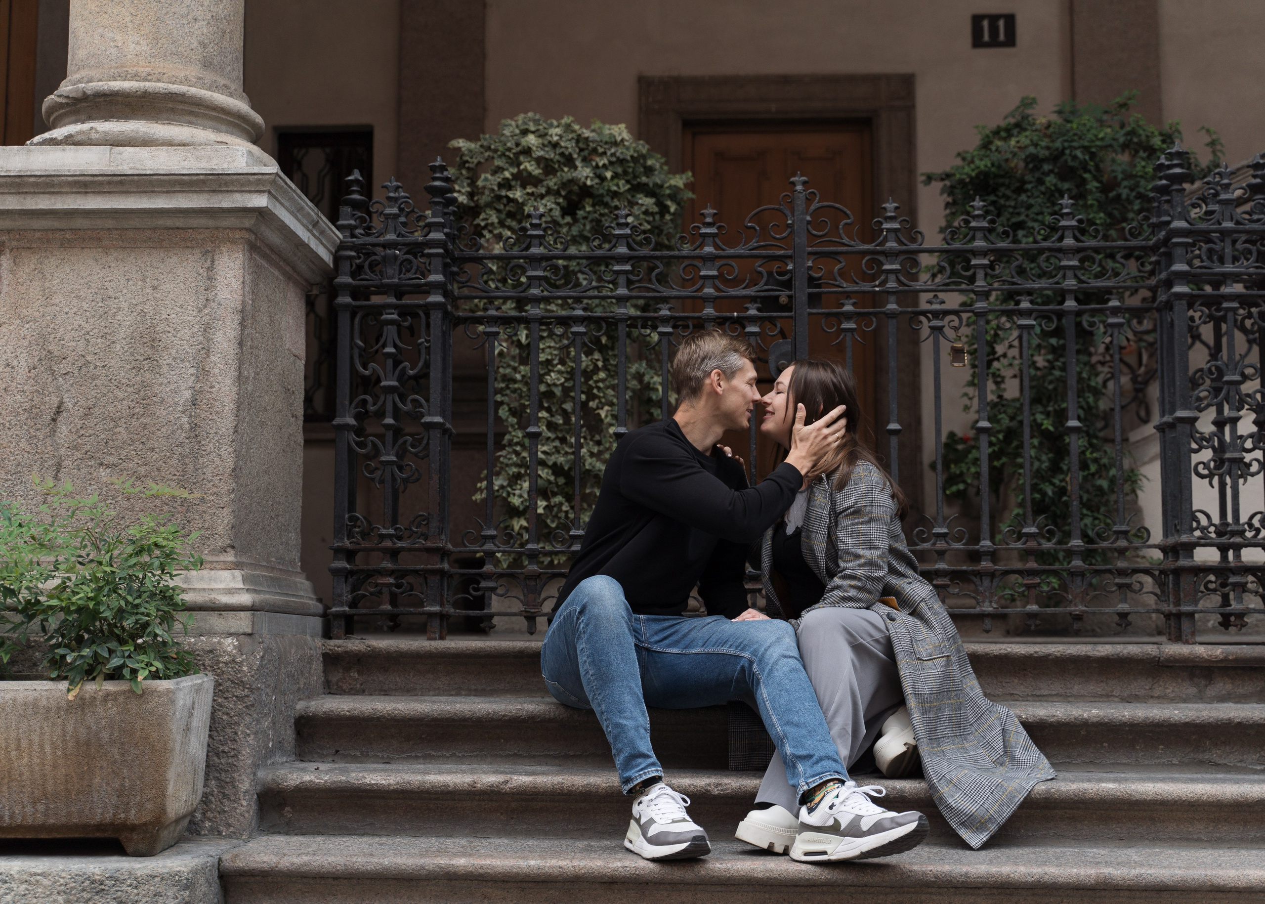 Winter Photo Walk in Milan. Proposal Photographer in Lake Como