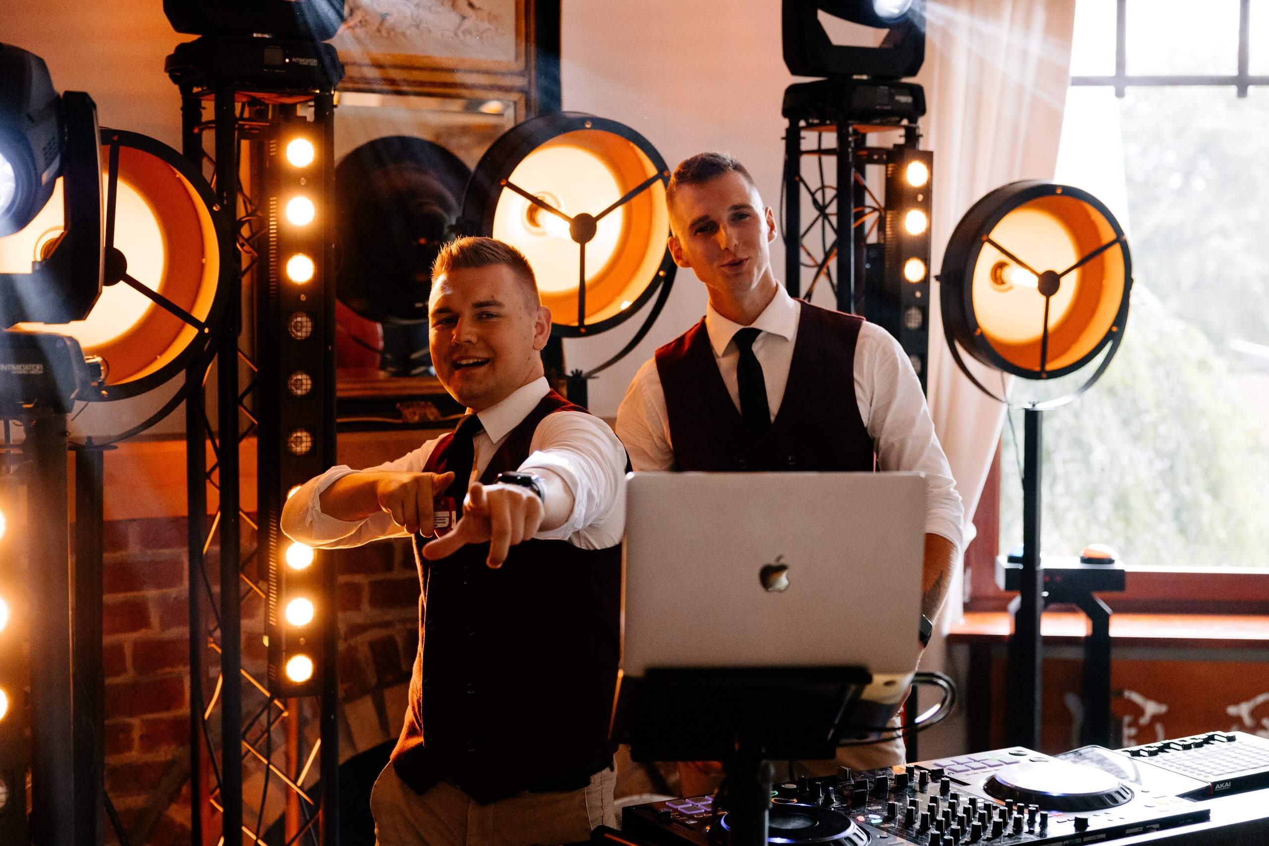 Klaudia ♡ Adrian. Fotograf Ślubny Warszawa - Sesje Biznesowe Rodzinne Eventy